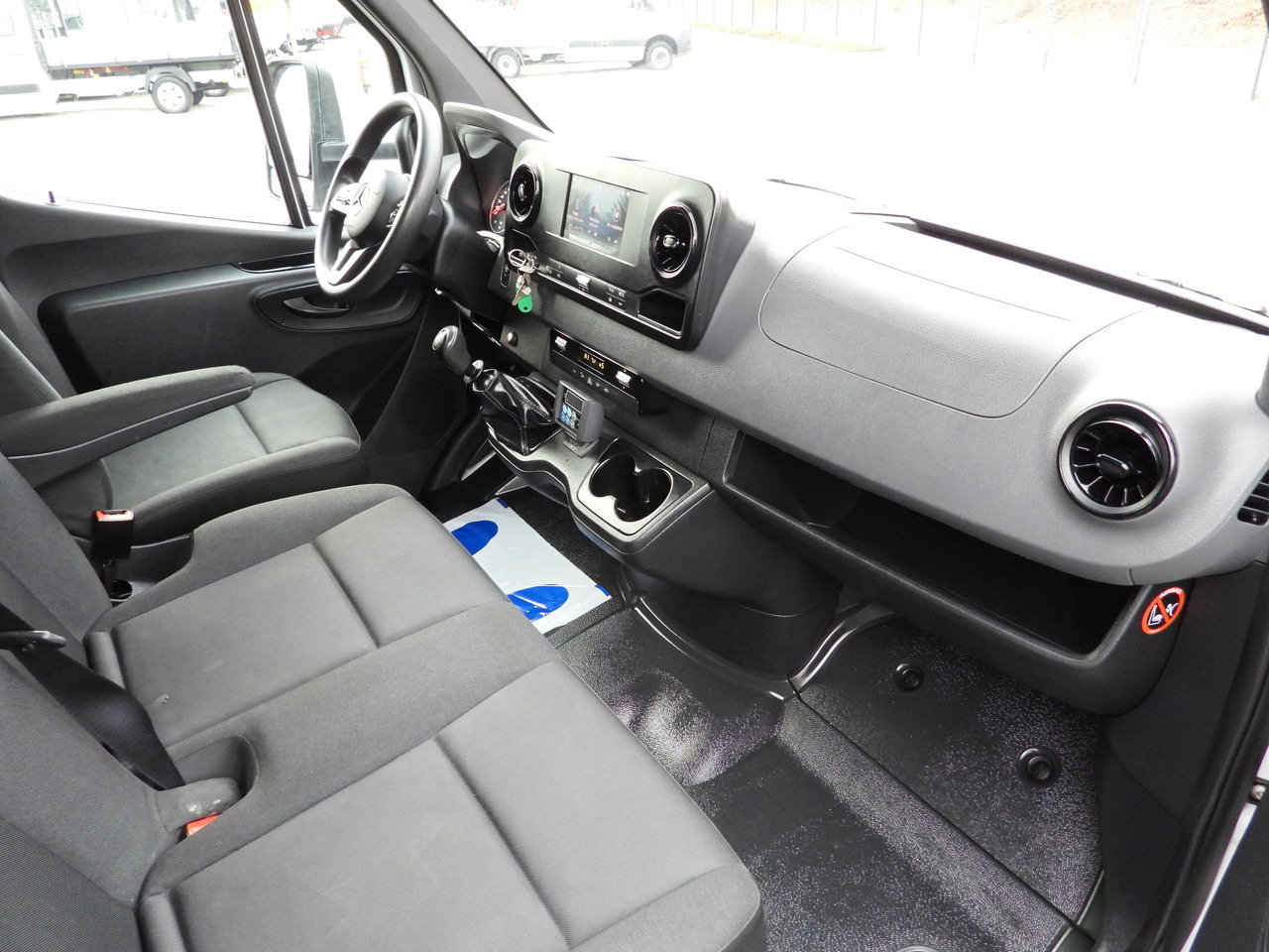 Hűtős kisteherautó MERCEDES SPRINTER 314 REGRIGERATOR BOX -1*C CRUISE CONTROL NAVIGATION AIR CONDITIONING 140HP: 41 kép. Hűtős kisteherautó MERCEDES SPRINTER 314 REGRIGERATOR BOX -1*C CRUISE CONTROL NAVIGATION AIR CONDITIONING 140HP: 41 kép.