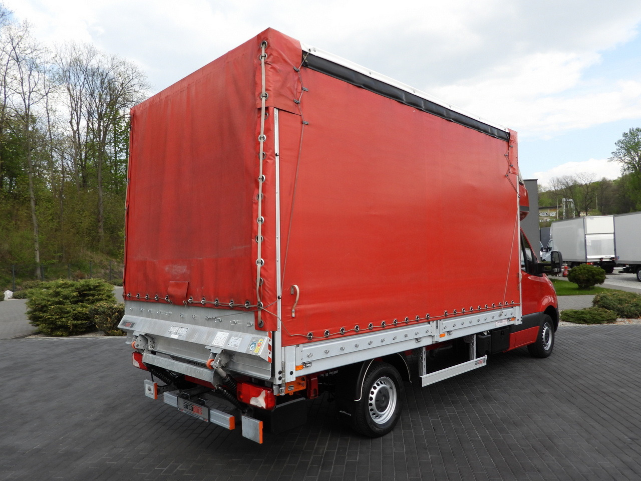 MERCEDES SPRINTER 316 8 PALLETS TARPAULIN LIFT CRUISE CONTROL AIR CONDITIONING 160HP - Ponyvás kisteherautó: 3 kép. MERCEDES SPRINTER 316 8 PALLETS TARPAULIN LIFT CRUISE CONTROL AIR CONDITIONING 160HP - Ponyvás kisteherautó: 3 kép.