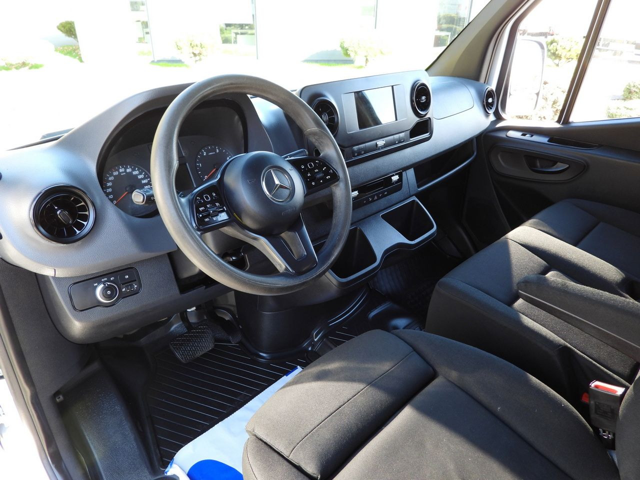 MERCEDES SPRINTER 316 BOX DELIVERY VAN 7 SEATS CRUISE CONTROL AUTOMATIC TRANSMISSION AIR CONDITIONING 160HP - Furgon: 3 kép. MERCEDES SPRINTER 316 BOX DELIVERY VAN 7 SEATS CRUISE CONTROL AUTOMATIC TRANSMISSION AIR CONDITIONING 160HP - Furgon: 3 kép.