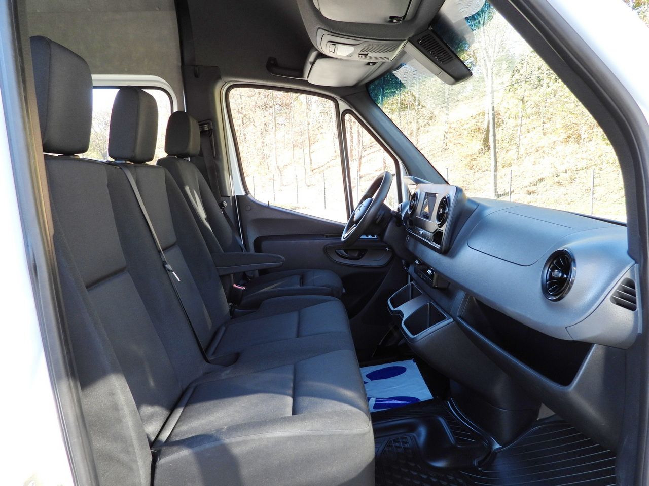 MERCEDES SPRINTER 316 BOX DELIVERY VAN 7 SEATS CRUISE CONTROL AUTOMATIC TRANSMISSION AIR CONDITIONING 160HP - Furgon: 2 kép. MERCEDES SPRINTER 316 BOX DELIVERY VAN 7 SEATS CRUISE CONTROL AUTOMATIC TRANSMISSION AIR CONDITIONING 160HP - Furgon: 2 kép.