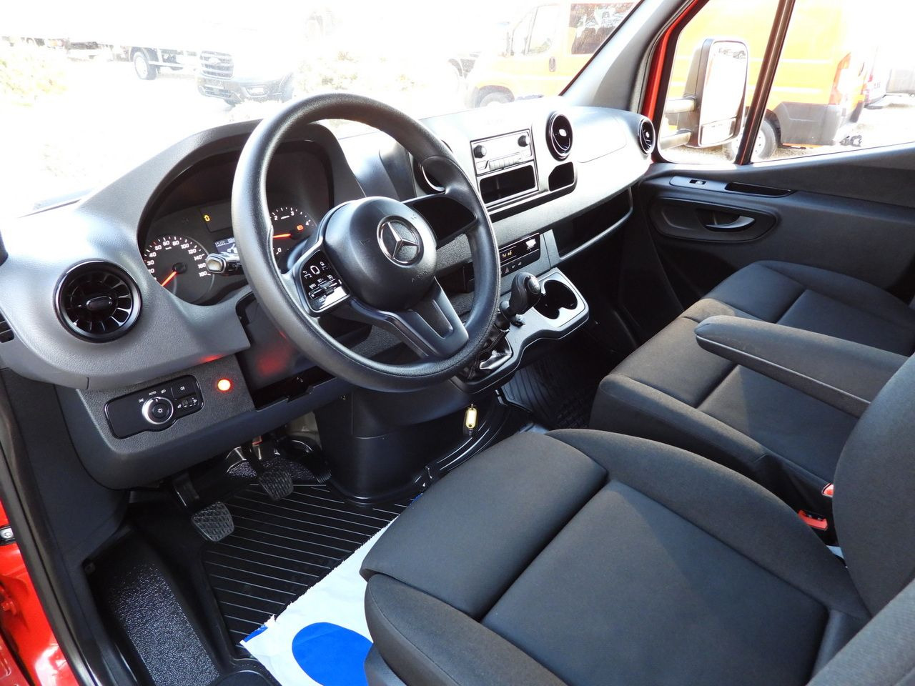 MERCEDES SPRINTER 316 TARPAULIN LIFT 8 PALLETS WEBASTO CRUISE CONTROL AIR CONDITIONING 160HP - Ponyvás kisteherautó: 2 kép. MERCEDES SPRINTER 316 TARPAULIN LIFT 8 PALLETS WEBASTO CRUISE CONTROL AIR CONDITIONING 160HP - Ponyvás kisteherautó: 2 kép.