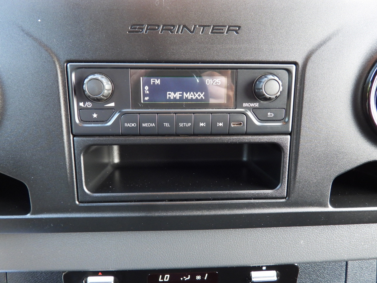 Furgon MERCEDES SPRINTER 316 VAN AIR CONDITIONING 165HP: 36 kép. Furgon MERCEDES SPRINTER 316 VAN AIR CONDITIONING 165HP: 36 kép.