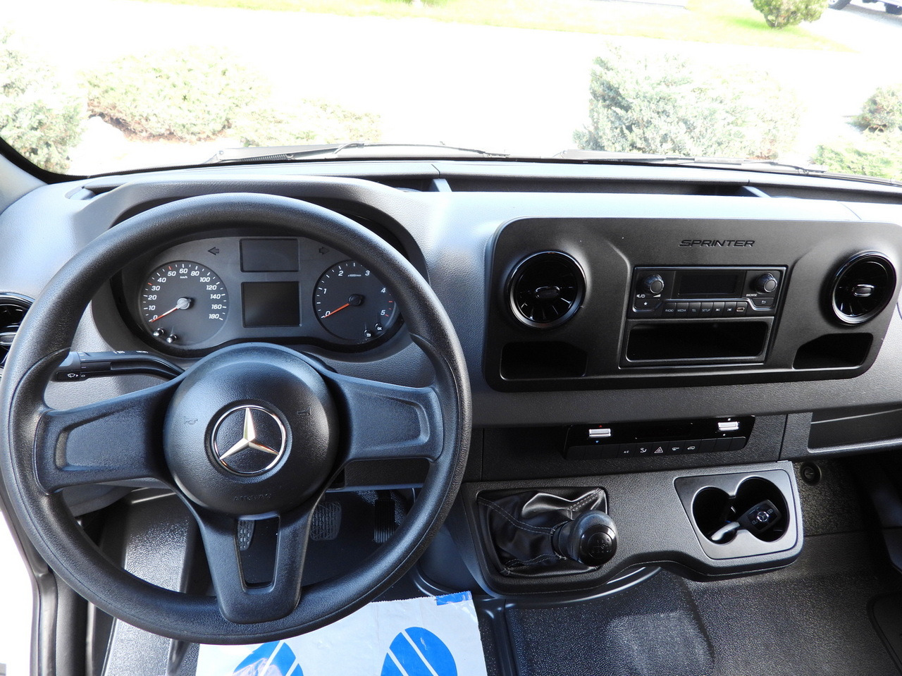 Furgon MERCEDES SPRINTER 316 VAN AIR CONDITIONING 165HP: 31 kép. Furgon MERCEDES SPRINTER 316 VAN AIR CONDITIONING 165HP: 31 kép.