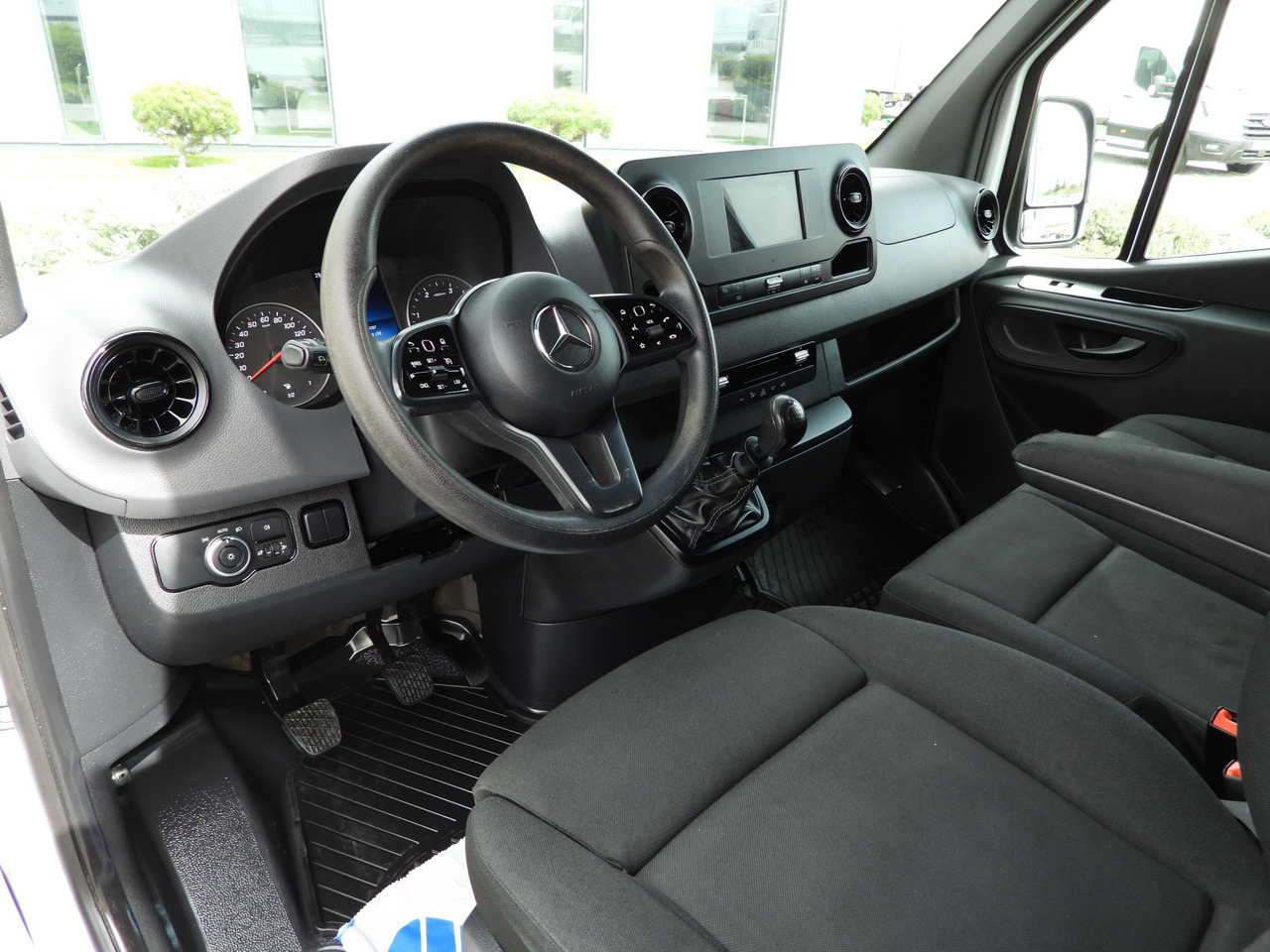 MERCEDES SPRINTER 516 TIPPER CRUISE CONTROL TWIN WHEELS AIR CONDITIONING 160HP - Billenőplatós kisteherautó: 2 kép. MERCEDES SPRINTER 516 TIPPER CRUISE CONTROL TWIN WHEELS AIR CONDITIONING 160HP - Billenőplatós kisteherautó: 2 kép.