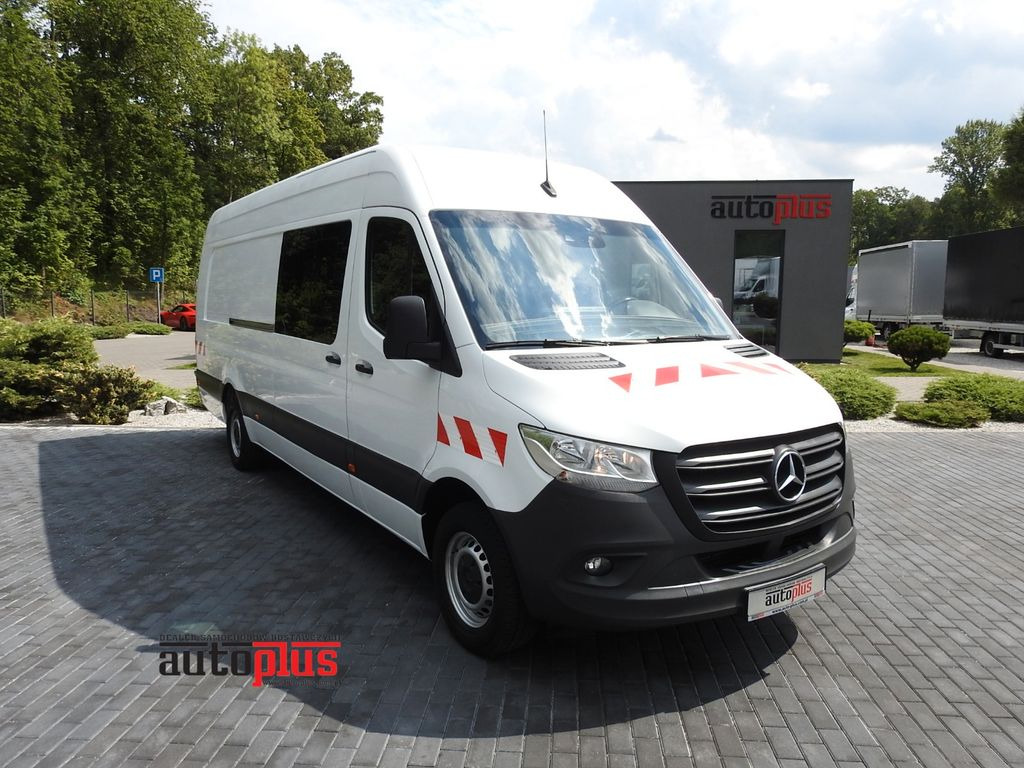 Mercedes-Benz SPRINTER KASTENWAGEN DOPPELKABINE 5 SITZE A/C - Furgon, Duplakabinos kisteherautó: 1 kép. Mercedes-Benz SPRINTER KASTENWAGEN DOPPELKABINE 5 SITZE A/C - Furgon, Duplakabinos kisteherautó: 1 kép.