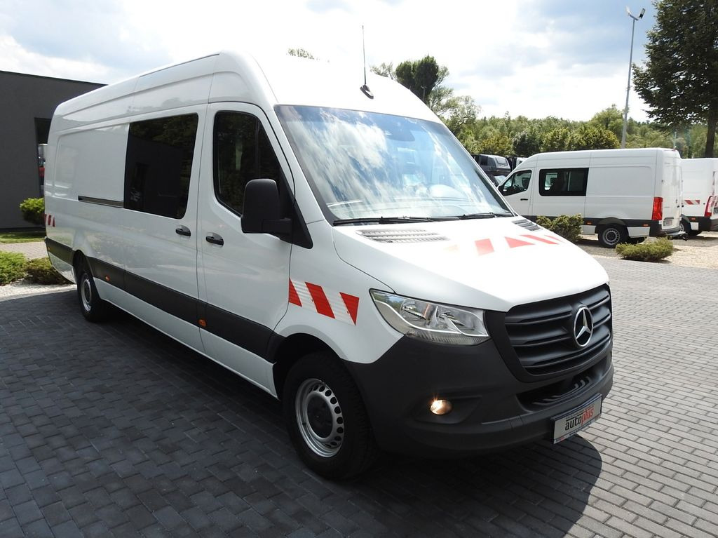 Mercedes-Benz SPRINTER KASTENWAGEN DOPPELKABINE 5 SITZE A/C - Furgon, Duplakabinos kisteherautó: 4 kép. Mercedes-Benz SPRINTER KASTENWAGEN DOPPELKABINE 5 SITZE A/C - Furgon, Duplakabinos kisteherautó: 4 kép.
