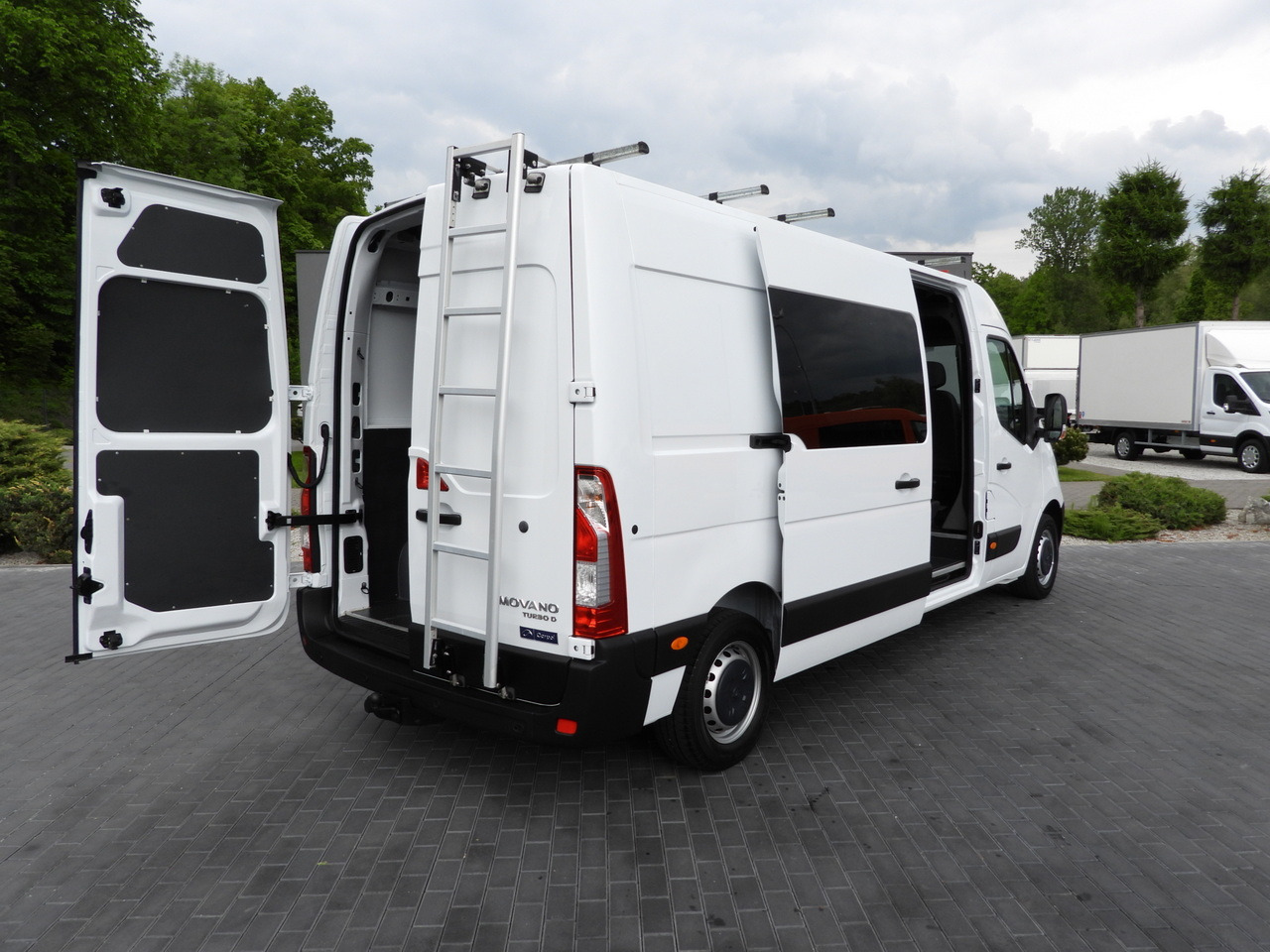 OPEL MOVANO  BOX DELIVERY VAN 7 SEATS CRUISE CONTROL LED LIGHTS AIR CONDITIONING  135HP - Furgon: 3 kép. OPEL MOVANO  BOX DELIVERY VAN 7 SEATS CRUISE CONTROL LED LIGHTS AIR CONDITIONING  135HP - Furgon: 3 kép.