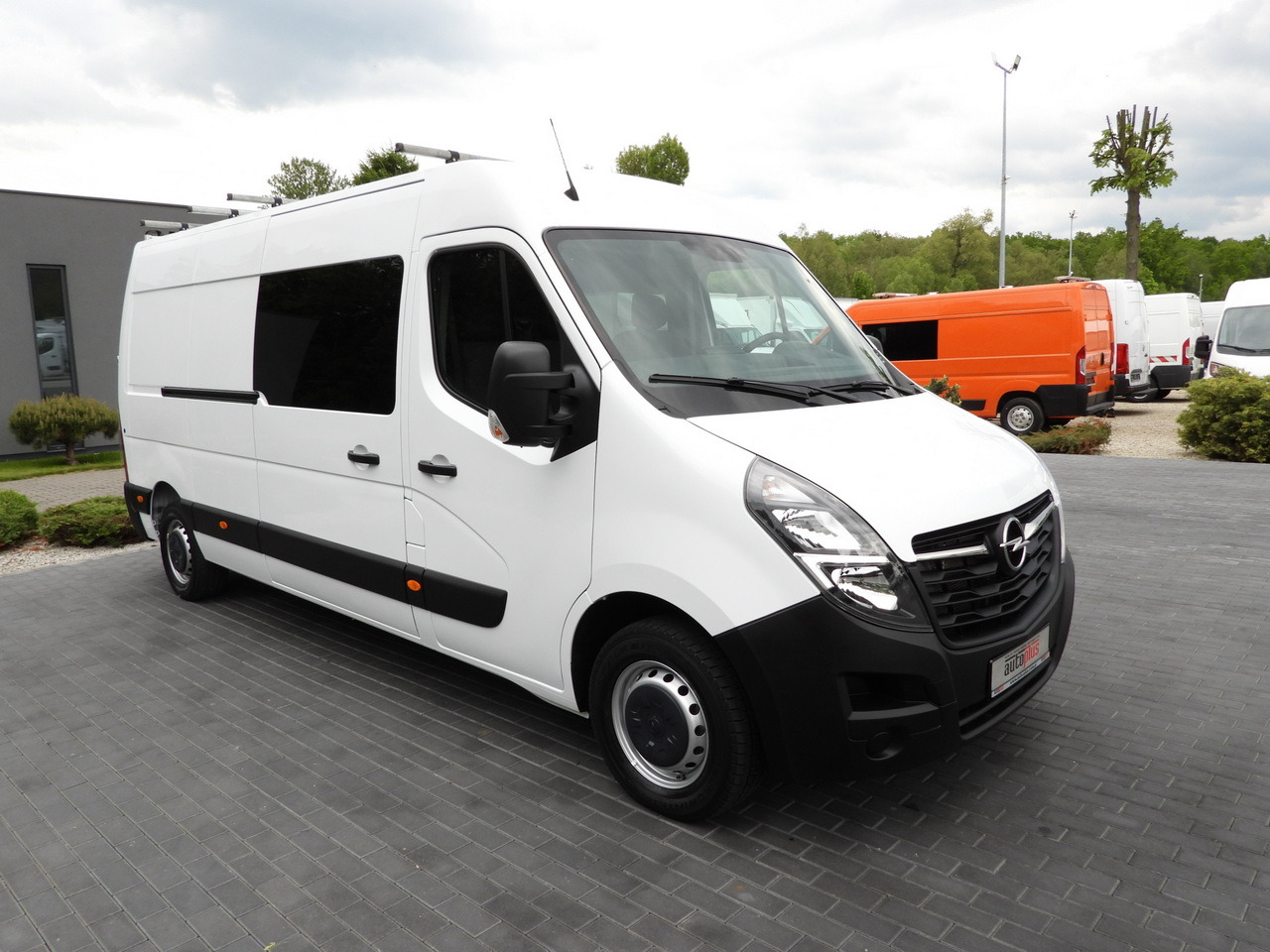 OPEL MOVANO  BOX DELIVERY VAN 7 SEATS CRUISE CONTROL LED LIGHTS AIR CONDITIONING  135HP - Furgon: 4 kép. OPEL MOVANO  BOX DELIVERY VAN 7 SEATS CRUISE CONTROL LED LIGHTS AIR CONDITIONING  135HP - Furgon: 4 kép.