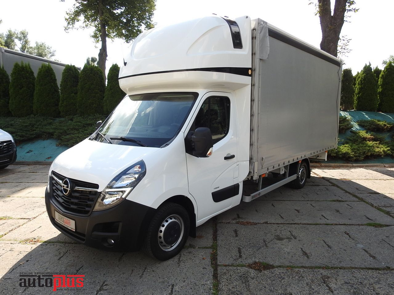 OPEL MOVANO - Ponyvás kisteherautó: 1 kép. OPEL MOVANO - Ponyvás kisteherautó: 1 kép.