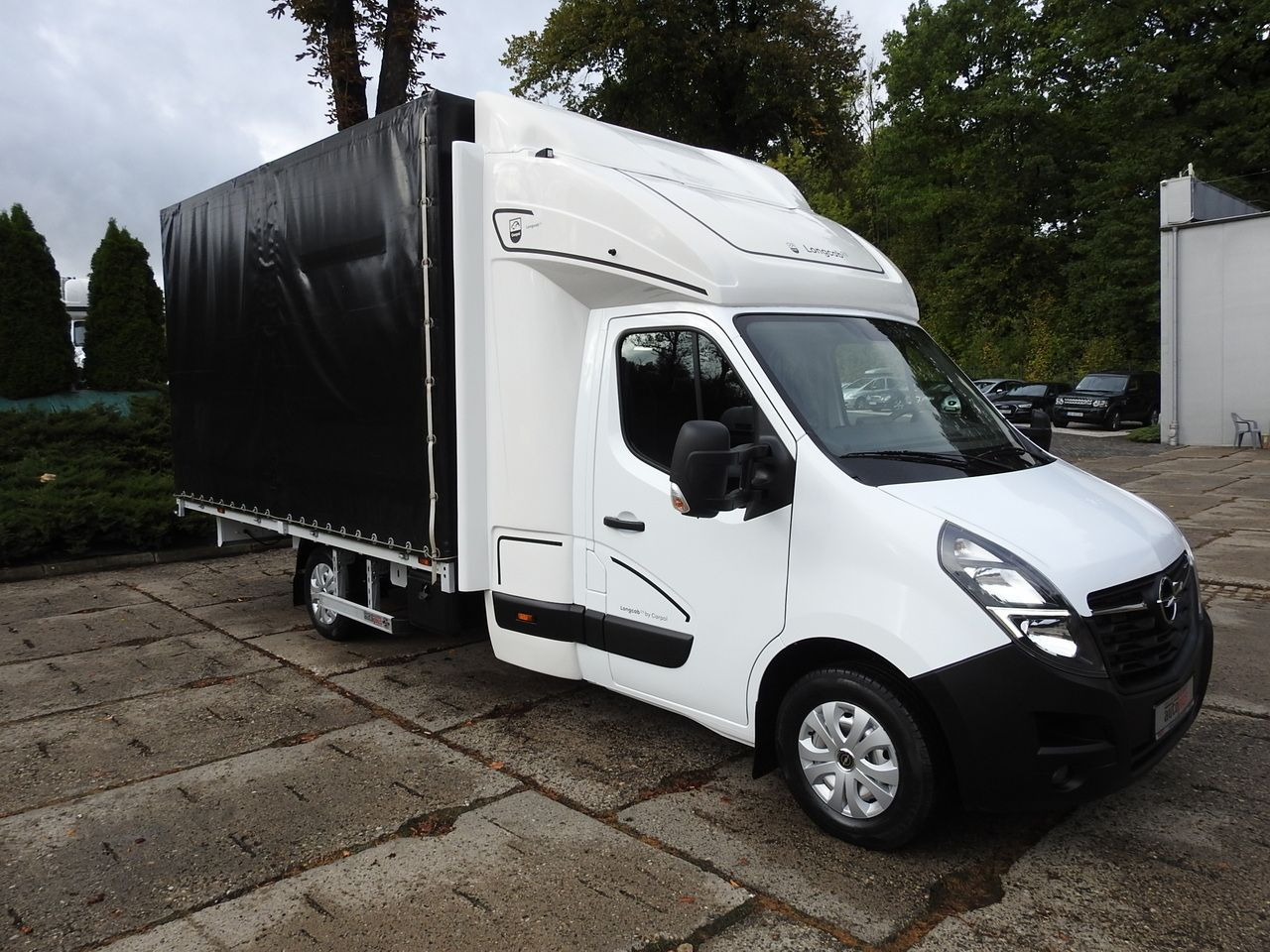 OPEL MOVANO - Ponyvás kisteherautó: 4 kép. OPEL MOVANO - Ponyvás kisteherautó: 4 kép.