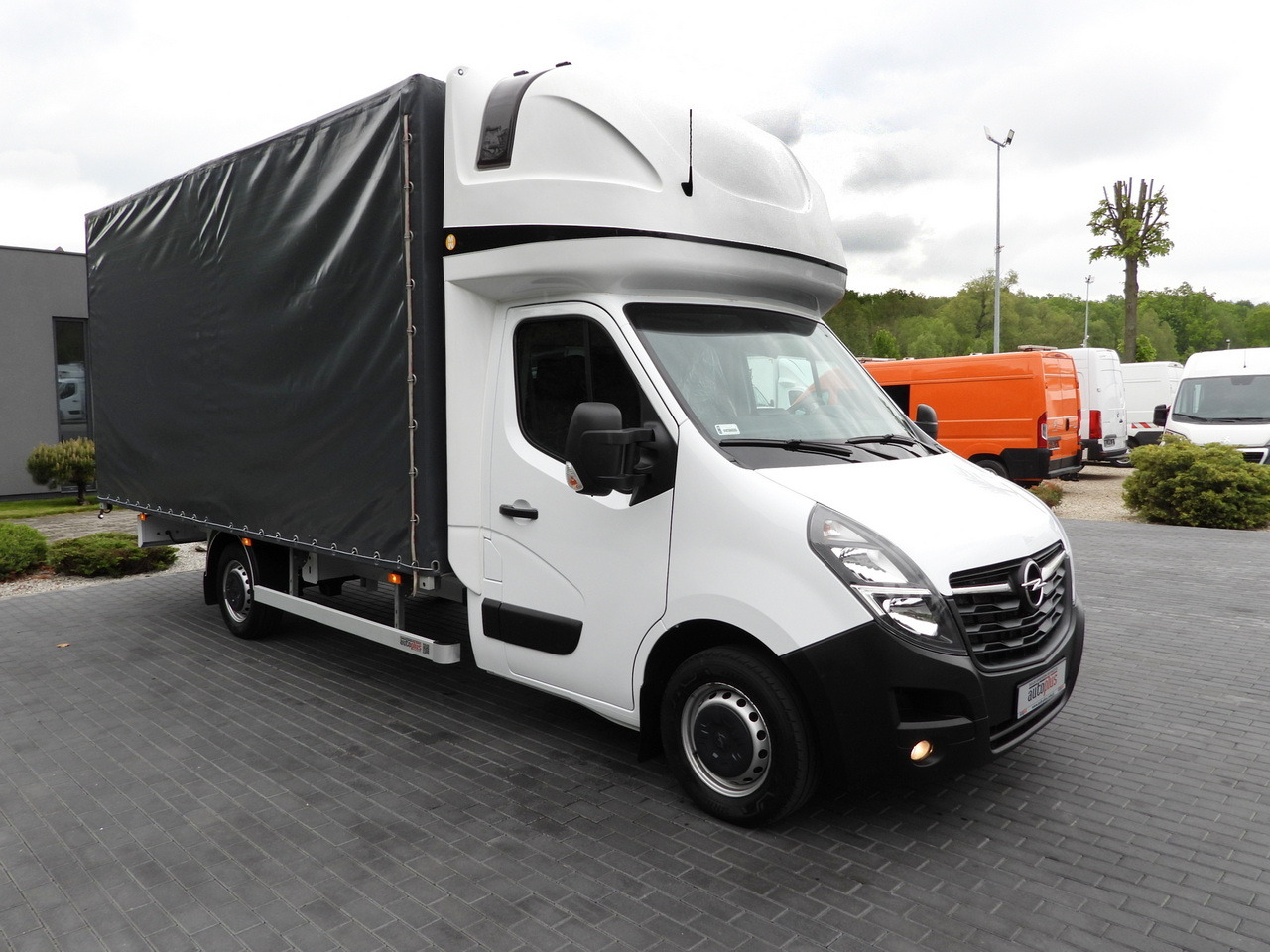 OPEL MOVANO TARPAULIN 10 PALLETS CRUISE CONTROL NAVIGATION LED LIGHTS PNEUMATICS AIR CONDITIONING 165HP - Ponyvás kisteherautó: 4 kép. OPEL MOVANO TARPAULIN 10 PALLETS CRUISE CONTROL NAVIGATION LED LIGHTS PNEUMATICS AIR CONDITIONING 165HP - Ponyvás kisteherautó: 4 kép.