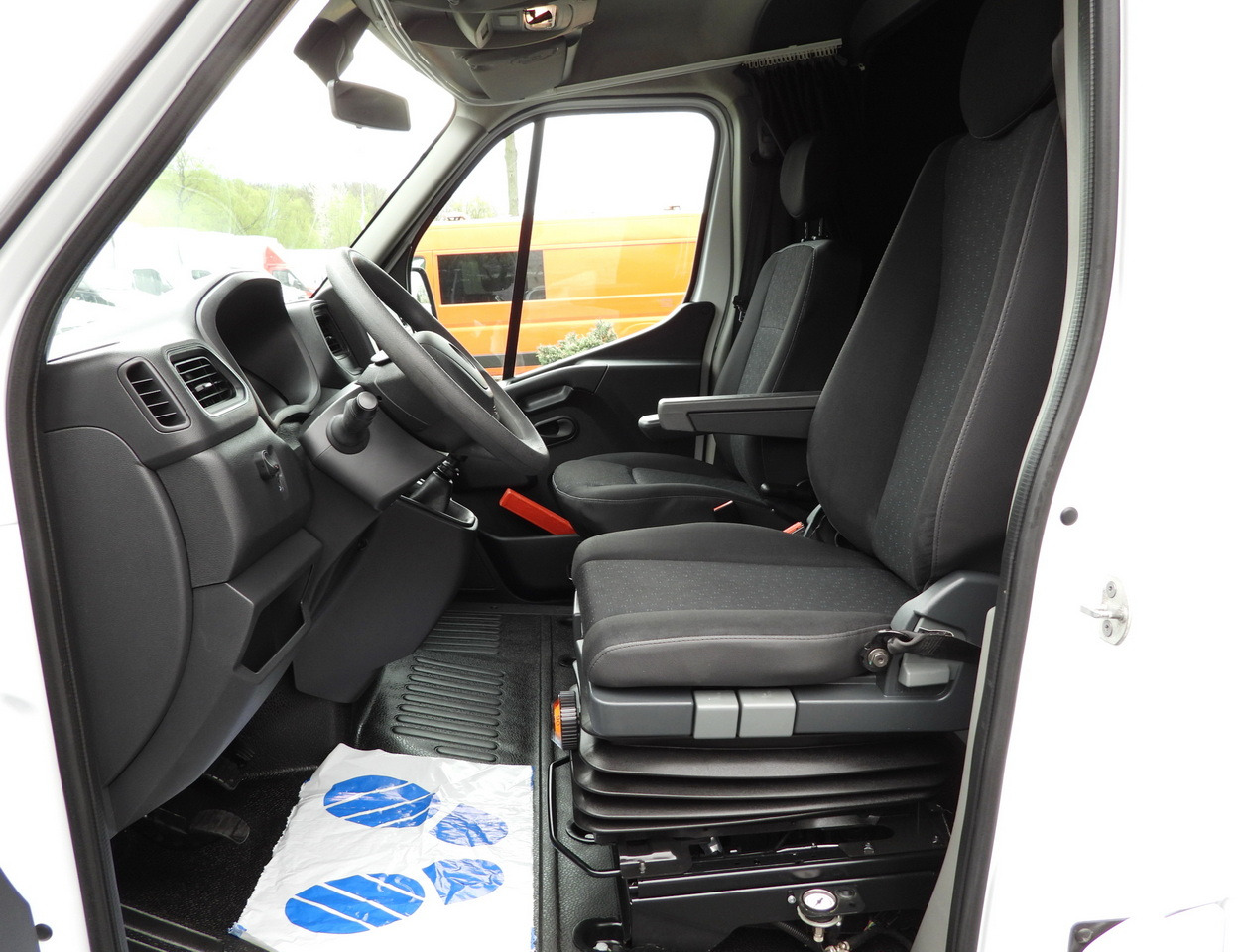 Ponyvás kisteherautó OPEL MOVANO  TARPAULIN 10 PALLETS WEBASTO CRUISE CONTROL LED LIGHTS PNEUMATICS AIR CONDITIONING  165HP: 28 kép.