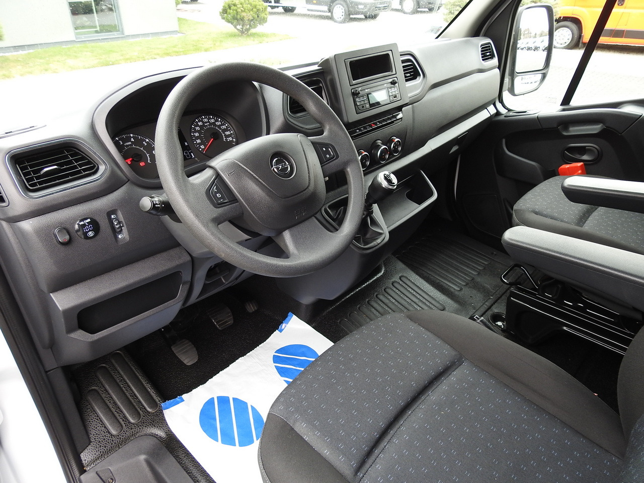 OPEL MOVANO  TARPAULIN 8 PALLETS WEBASTO CRUISE CONTROL LED LIGHTS PNEUMATICS AIR CONDITIONING  165HP - Ponyvás kisteherautó: 2 kép. OPEL MOVANO  TARPAULIN 8 PALLETS WEBASTO CRUISE CONTROL LED LIGHTS PNEUMATICS AIR CONDITIONING  165HP - Ponyvás kisteherautó: 2 kép.