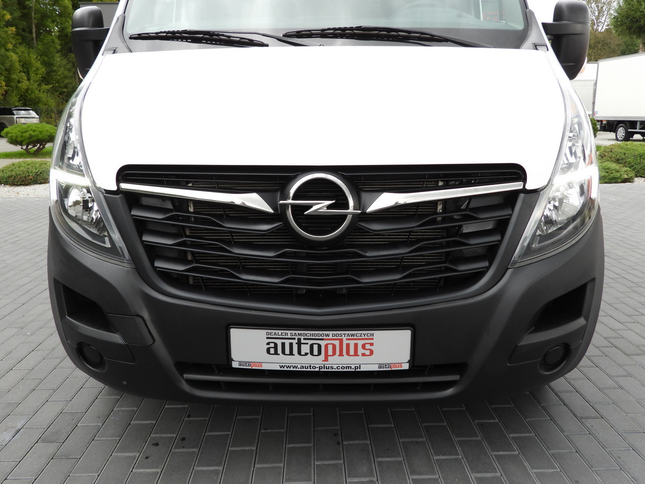 Billenőplatós kisteherautó OPEL MOVANO TIPPER NAVIGATION LED LIGHTS TWIN WHEELS AIR CONDITIONING  145HP: 14 kép. Billenőplatós kisteherautó OPEL MOVANO TIPPER NAVIGATION LED LIGHTS TWIN WHEELS AIR CONDITIONING  145HP: 14 kép.