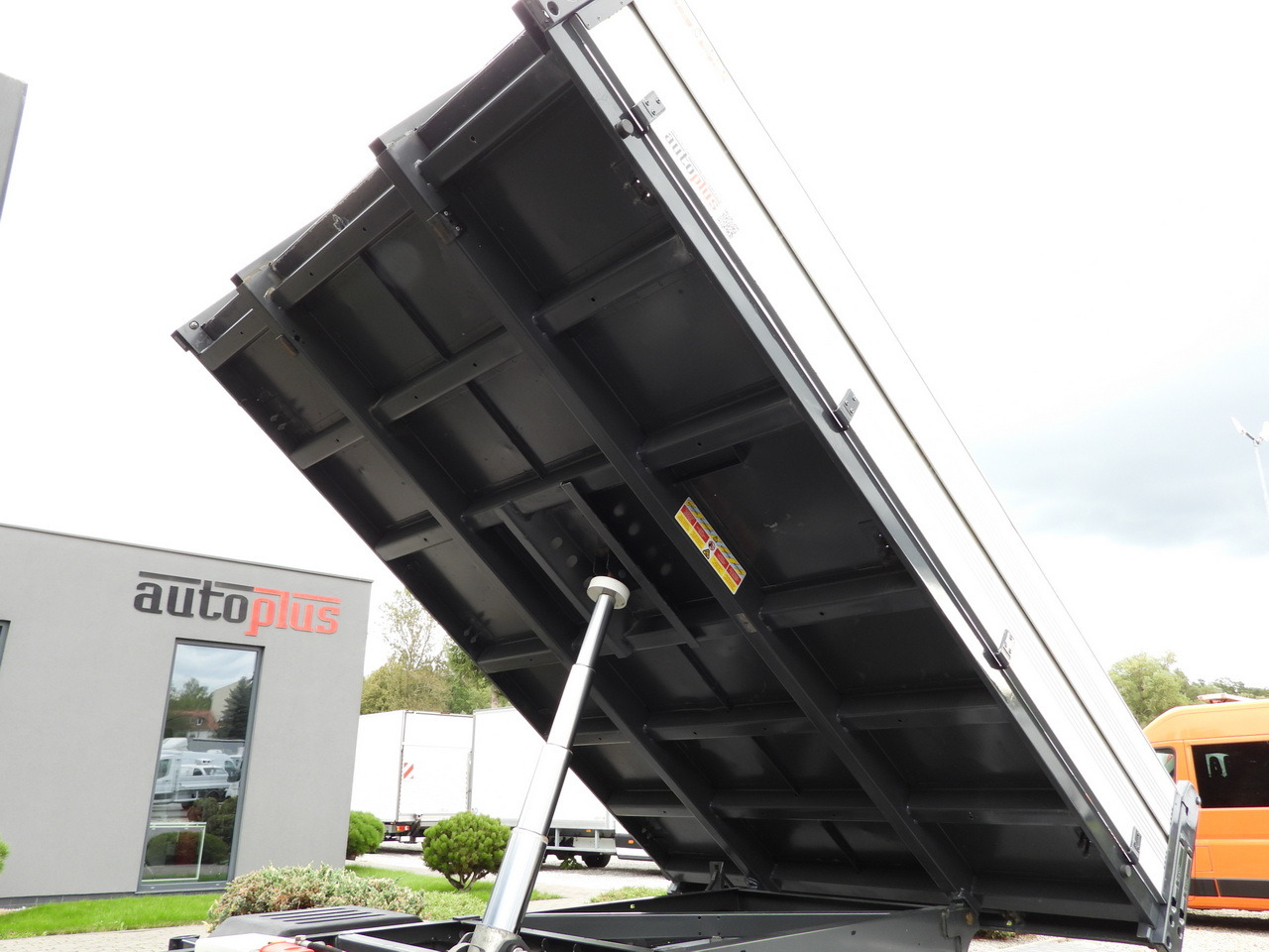 Billenőplatós kisteherautó OPEL MOVANO TIPPER NAVIGATION LED LIGHTS TWIN WHEELS AIR CONDITIONING  145HP: 21 kép. Billenőplatós kisteherautó OPEL MOVANO TIPPER NAVIGATION LED LIGHTS TWIN WHEELS AIR CONDITIONING  145HP: 21 kép.