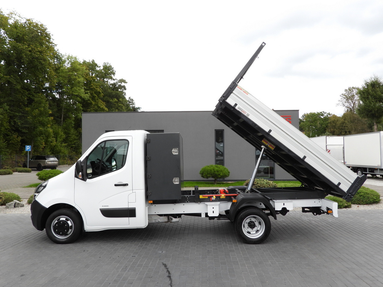 Billenőplatós kisteherautó OPEL MOVANO TIPPER NAVIGATION LED LIGHTS TWIN WHEELS AIR CONDITIONING  145HP: 8 kép. Billenőplatós kisteherautó OPEL MOVANO TIPPER NAVIGATION LED LIGHTS TWIN WHEELS AIR CONDITIONING  145HP: 8 kép.