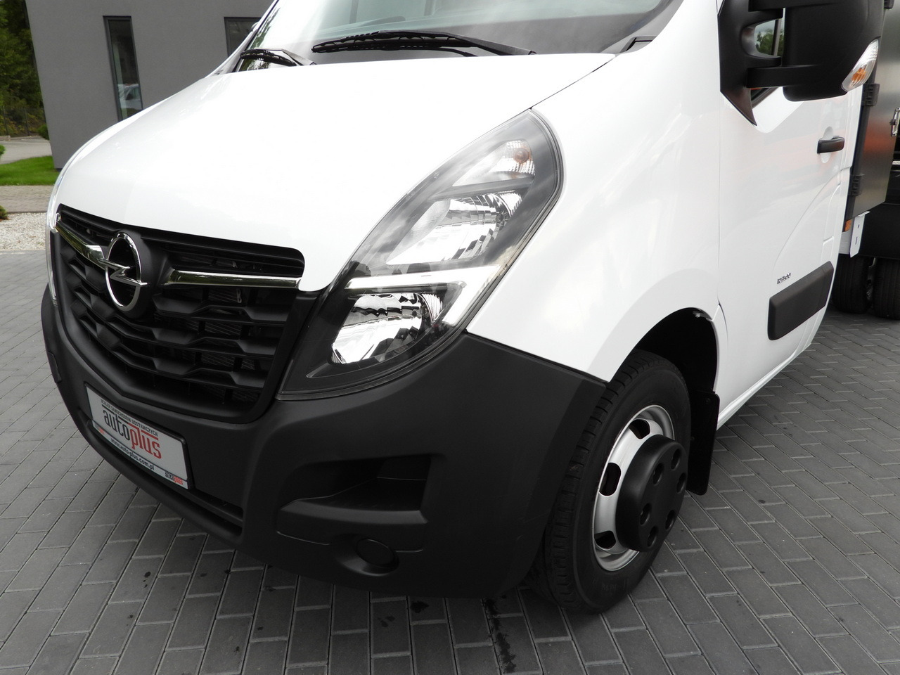 Billenőplatós kisteherautó OPEL MOVANO TIPPER NAVIGATION LED LIGHTS TWIN WHEELS AIR CONDITIONING  145HP: 19 kép. Billenőplatós kisteherautó OPEL MOVANO TIPPER NAVIGATION LED LIGHTS TWIN WHEELS AIR CONDITIONING  145HP: 19 kép.