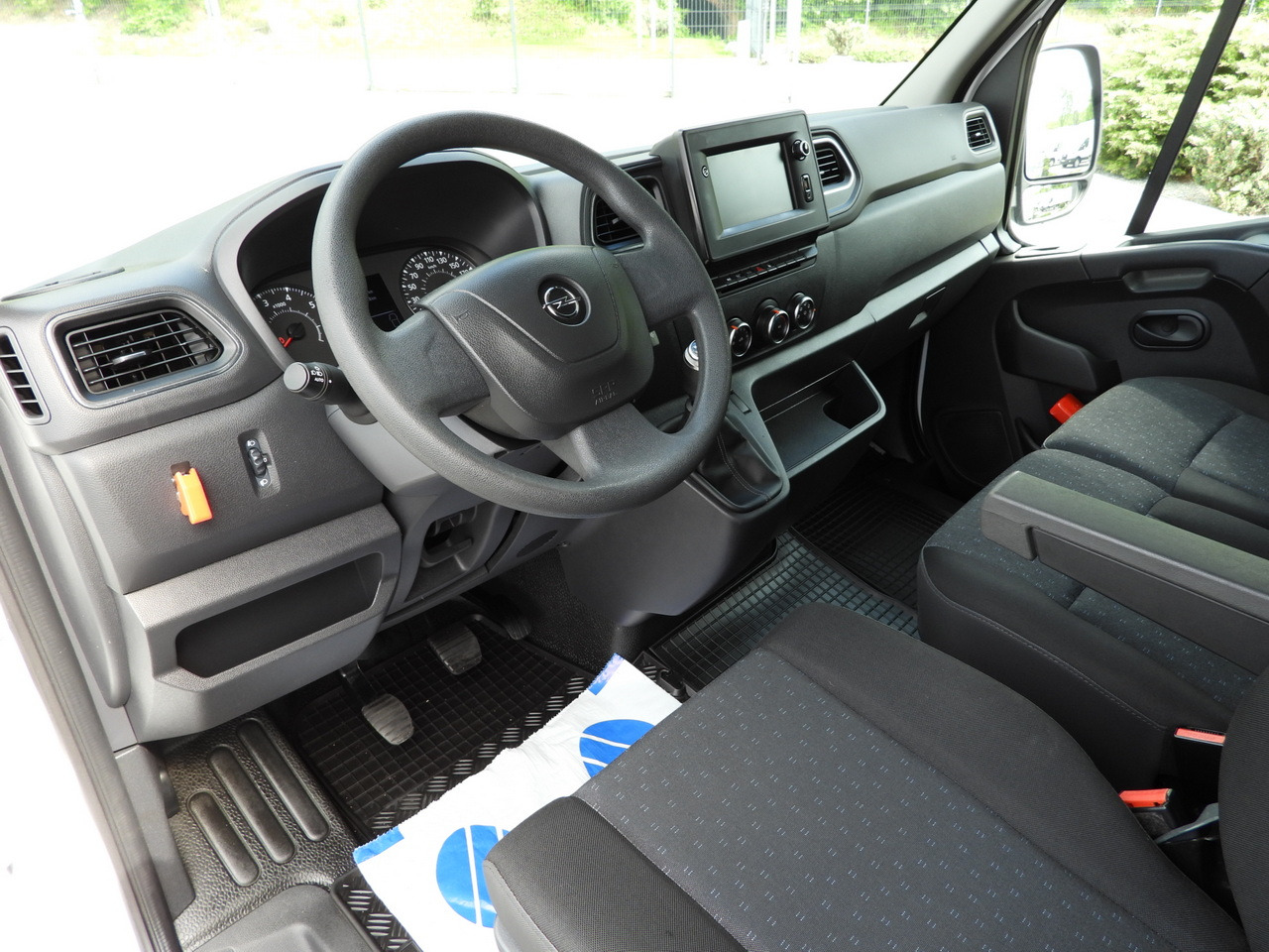 OPEL MOVANO VAN AIR CONDITIONING LED LIGHTS 150HP - Furgon: 2 kép. OPEL MOVANO VAN AIR CONDITIONING LED LIGHTS 150HP - Furgon: 2 kép.