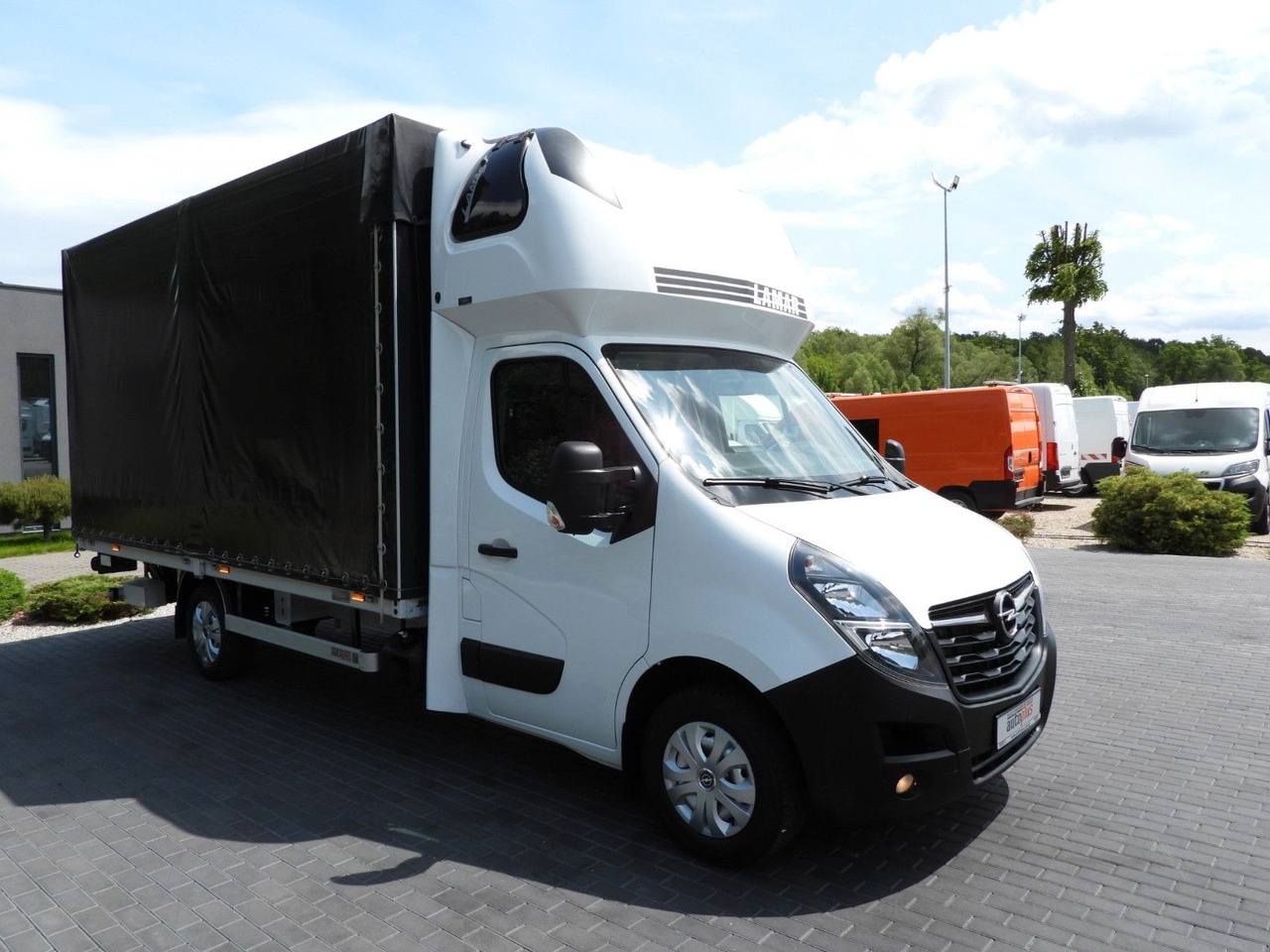 Opel MOVANO PRITSCHE PLANE AUFZUG 9 PALETTEN WEBASTO - Ponyvás kisteherautó: 4 kép. Opel MOVANO PRITSCHE PLANE AUFZUG 9 PALETTEN WEBASTO - Ponyvás kisteherautó: 4 kép.