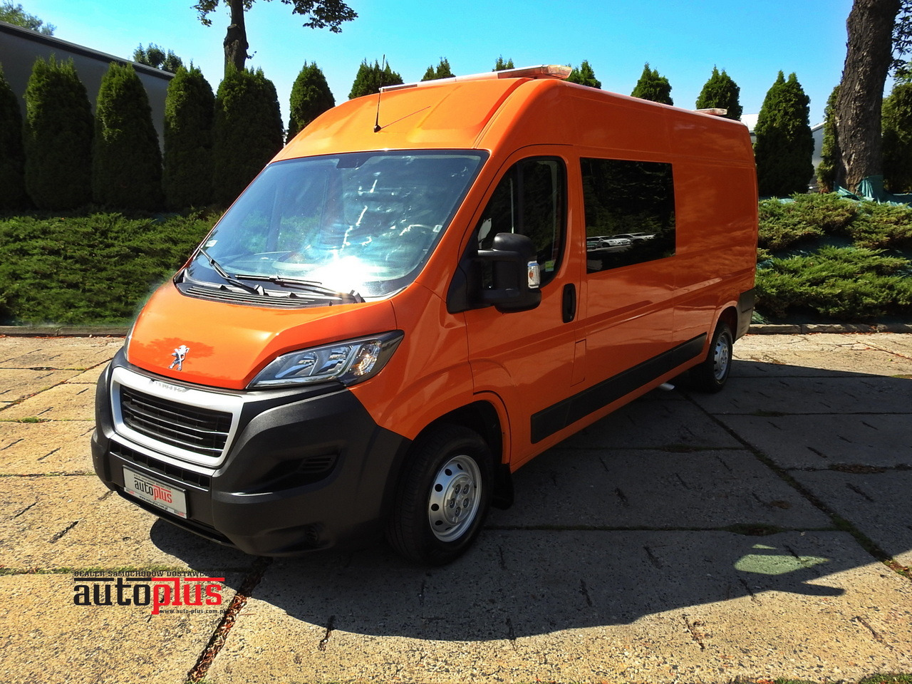 PEUGEOT BOXER BOX DELIVERY VAN 7 SEATS AIR CONDITIONING  120HP - Furgon: 1 kép. PEUGEOT BOXER BOX DELIVERY VAN 7 SEATS AIR CONDITIONING  120HP - Furgon: 1 kép.