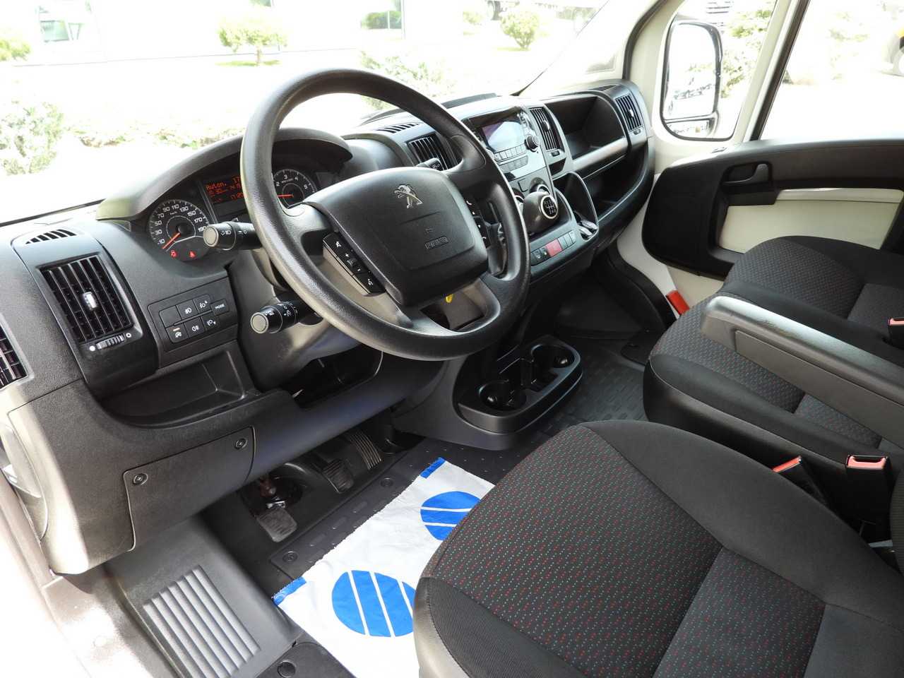 PEUGEOT BOXER REFRIGERATOR VAN -10*C CRUISE CONTROL AIR CONDITIONING 130HP - Hűtős kisteherautó: 2 kép. PEUGEOT BOXER REFRIGERATOR VAN -10*C CRUISE CONTROL AIR CONDITIONING 130HP - Hűtős kisteherautó: 2 kép.