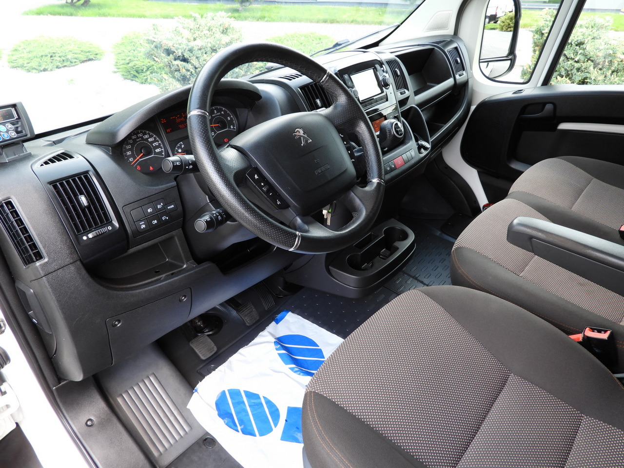 PEUGEOT BOXER REGRIGERATOR BOX 0*C 8 PALLETS CRUISE CONTROL LED LIGHTS AIR CONDITIONING 165HP - Hűtős kisteherautó: 2 kép. PEUGEOT BOXER REGRIGERATOR BOX 0*C 8 PALLETS CRUISE CONTROL LED LIGHTS AIR CONDITIONING 165HP - Hűtős kisteherautó: 2 kép.