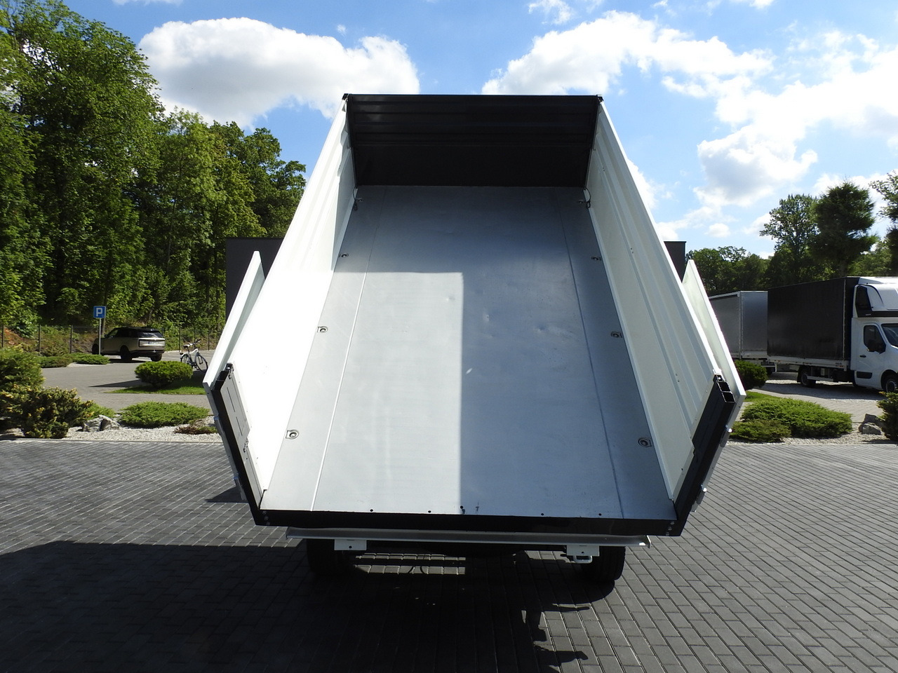 PEUGEOT BOXER THREE-WAY TIPPER AIR CONDITIONING 130HP lízing PEUGEOT BOXER THREE-WAY TIPPER AIR CONDITIONING 130HP: 14 kép. PEUGEOT BOXER THREE-WAY TIPPER AIR CONDITIONING 130HP lízing PEUGEOT BOXER THREE-WAY TIPPER AIR CONDITIONING 130HP: 14 kép.