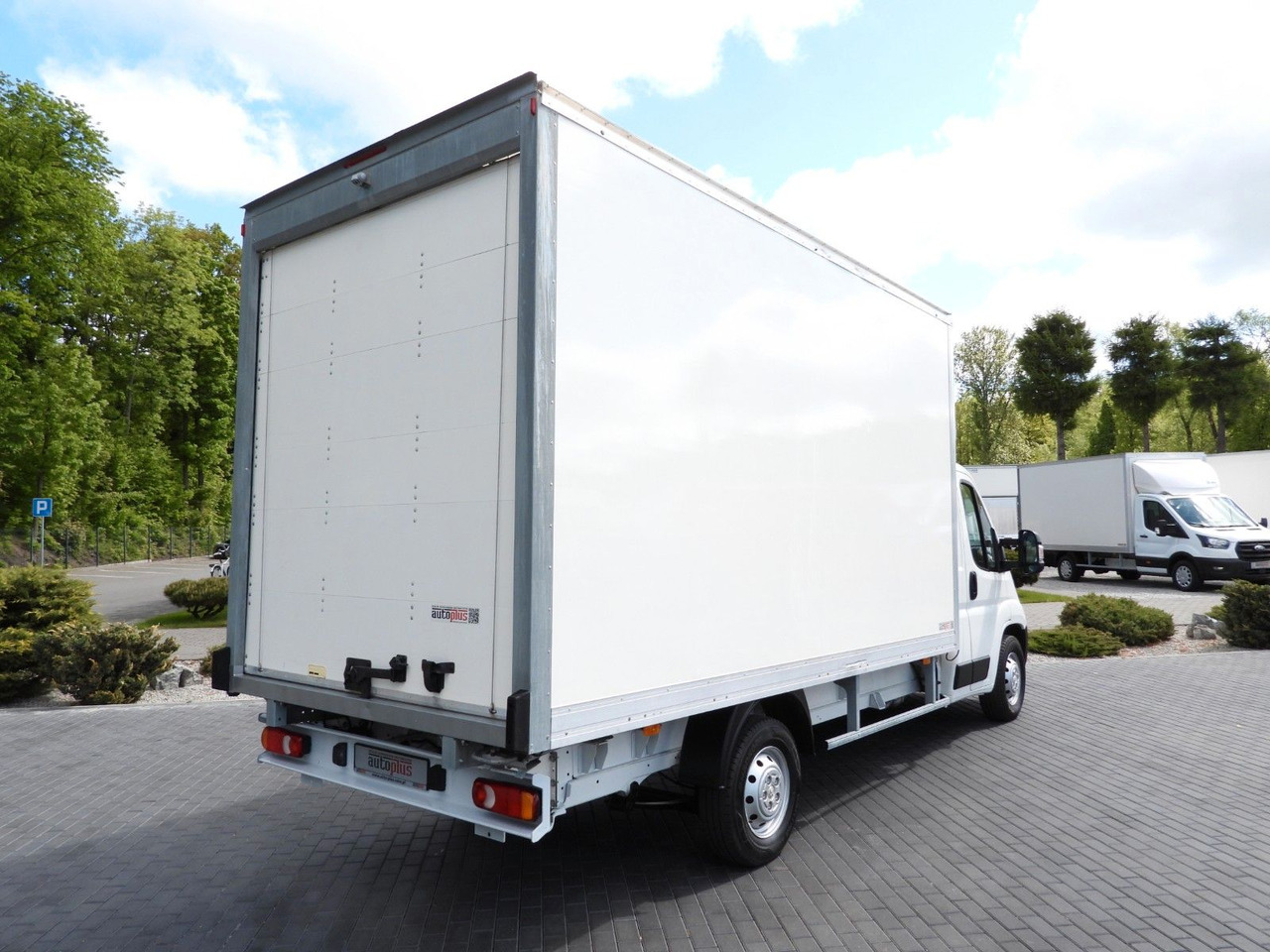 Peugeot BOXER KOFFER 8 PALETTEN TEMPOMAT KLIMAANLAGE Peugeot BOXER KOFFER 8 PALETTEN TEMPOMAT KLIMAANLAGE - Dobozos kisteherautó: 3 kép. Peugeot BOXER KOFFER 8 PALETTEN TEMPOMAT KLIMAANLAGE Peugeot BOXER KOFFER 8 PALETTEN TEMPOMAT KLIMAANLAGE - Dobozos kisteherautó: 3 kép.