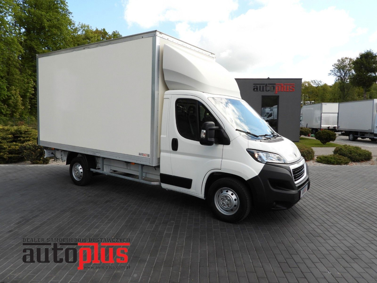 Peugeot BOXER KOFFER 8 PALETTEN TEMPOMAT KLIMAANLAGE Peugeot BOXER KOFFER 8 PALETTEN TEMPOMAT KLIMAANLAGE - Dobozos kisteherautó: 1 kép. Peugeot BOXER KOFFER 8 PALETTEN TEMPOMAT KLIMAANLAGE Peugeot BOXER KOFFER 8 PALETTEN TEMPOMAT KLIMAANLAGE - Dobozos kisteherautó: 1 kép.