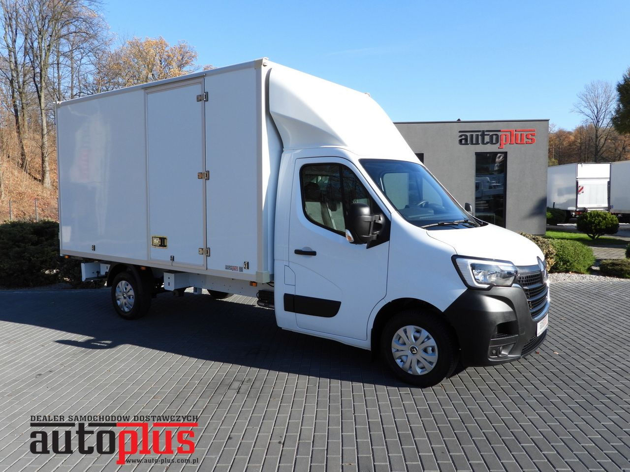 RENAULT MASTER BOX 8 PALLETS CRUISE CONTROL NAVIGATION LED LIGHTS AIR CONDITIONING 145HP - Dobozos kisteherautó: 1 kép. RENAULT MASTER BOX 8 PALLETS CRUISE CONTROL NAVIGATION LED LIGHTS AIR CONDITIONING 145HP - Dobozos kisteherautó: 1 kép.