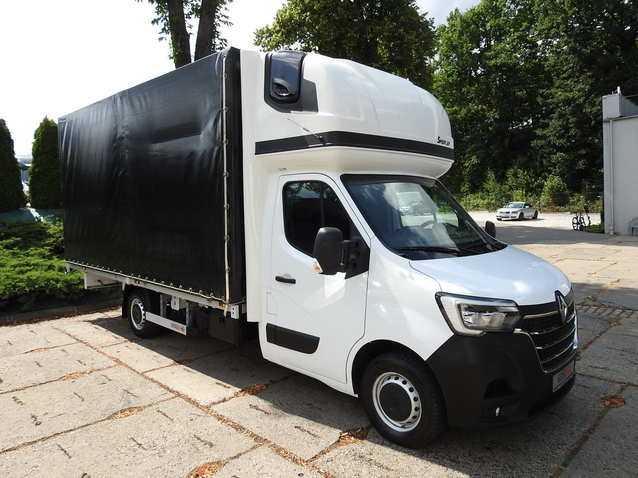 RENAULT MASTER - Ponyvás kisteherautó: 4 kép. RENAULT MASTER - Ponyvás kisteherautó: 4 kép.