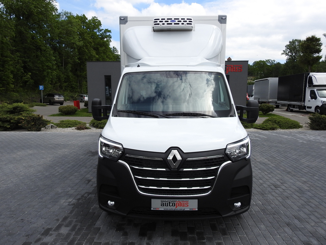 RENAULT MASTER NEW REGRIGERATOR BOX -10*C 8 PALLETS CRUISE CONTROL AIR CONDITIONING LED LIGHTS GUARANTEE 165HP - Hűtős kisteherautó: 5 kép. RENAULT MASTER NEW REGRIGERATOR BOX -10*C 8 PALLETS CRUISE CONTROL AIR CONDITIONING LED LIGHTS GUARANTEE 165HP - Hűtős kisteherautó: 5 kép.