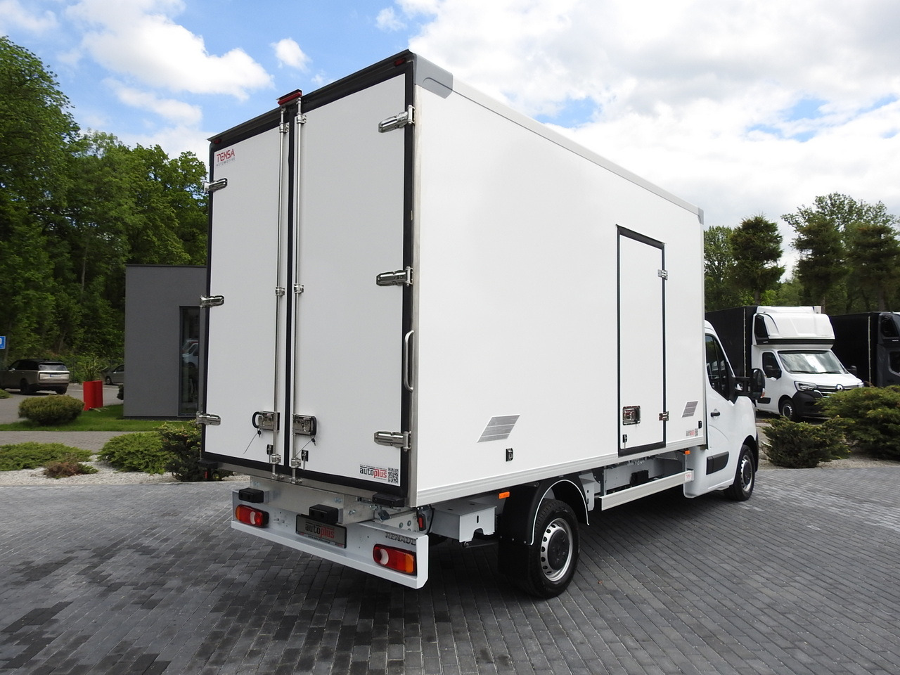 RENAULT MASTER NEW REGRIGERATOR BOX -10*C 8 PALLETS CRUISE CONTROL AIR CONDITIONING LED LIGHTS GUARANTEE 165HP - Hűtős kisteherautó: 3 kép. RENAULT MASTER NEW REGRIGERATOR BOX -10*C 8 PALLETS CRUISE CONTROL AIR CONDITIONING LED LIGHTS GUARANTEE 165HP - Hűtős kisteherautó: 3 kép.