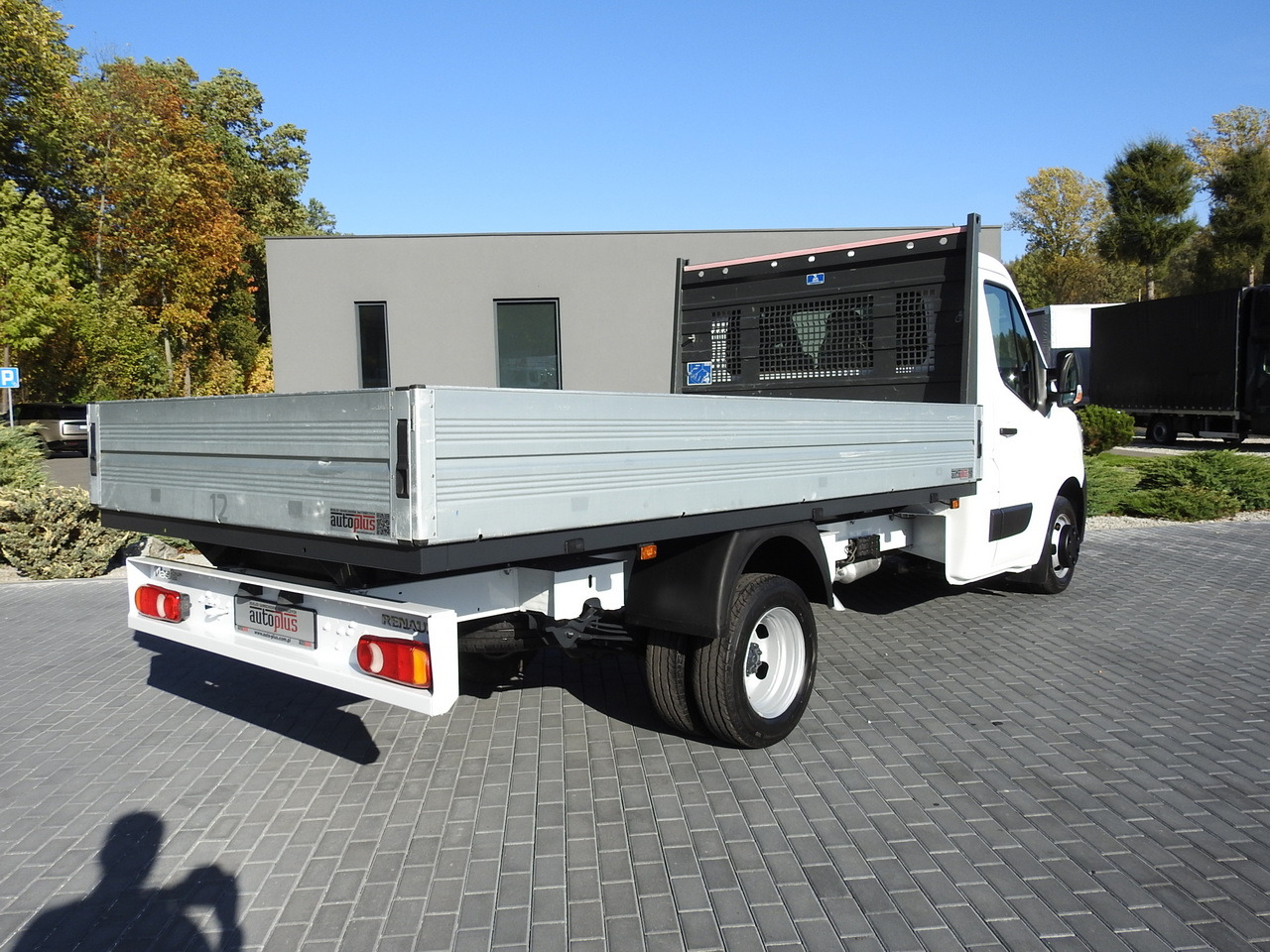 RENAULT MASTER STAKE BODY CRUISE CONTROL AIR CONDITIONING LED LIGHTS TWIN WHEELS 130HP - Platós kisteherautó: 3 kép. RENAULT MASTER STAKE BODY CRUISE CONTROL AIR CONDITIONING LED LIGHTS TWIN WHEELS 130HP - Platós kisteherautó: 3 kép.