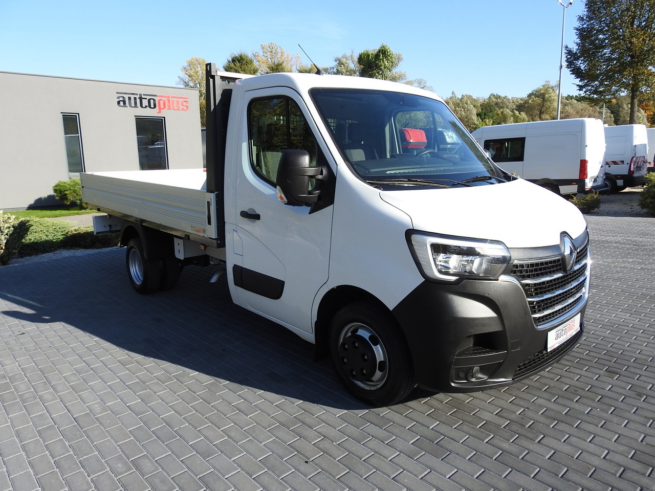 RENAULT MASTER STAKE BODY CRUISE CONTROL AIR CONDITIONING LED LIGHTS TWIN WHEELS 130HP - Platós kisteherautó: 4 kép. RENAULT MASTER STAKE BODY CRUISE CONTROL AIR CONDITIONING LED LIGHTS TWIN WHEELS 130HP - Platós kisteherautó: 4 kép.