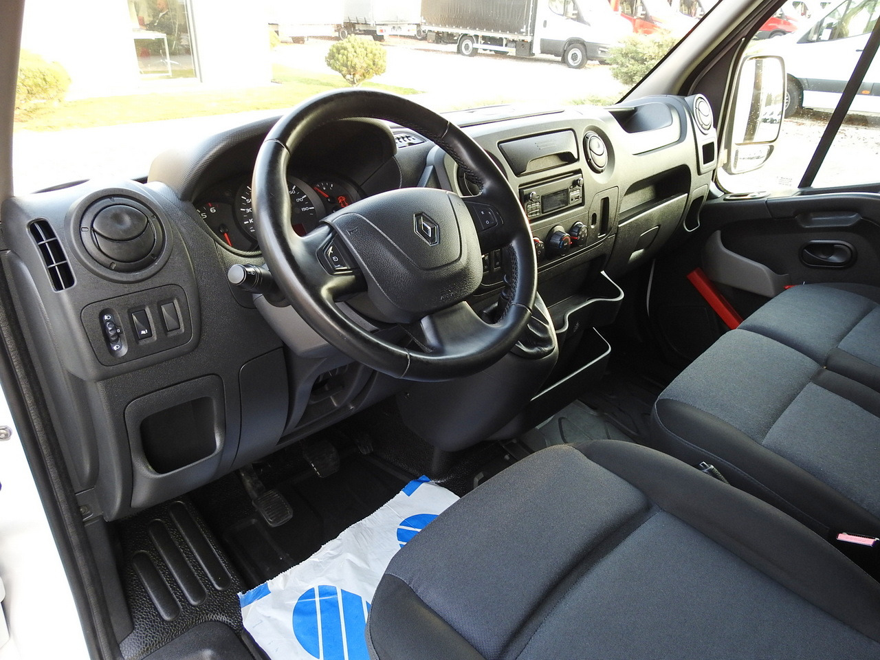 RENAULT MASTER TARPAULIN 10 PALLETS WEBASTO CRUISE CONTROL AIR CONDITIONING PNEUMATICS 170HP - Ponyvás kisteherautó: 2 kép. RENAULT MASTER TARPAULIN 10 PALLETS WEBASTO CRUISE CONTROL AIR CONDITIONING PNEUMATICS 170HP - Ponyvás kisteherautó: 2 kép.