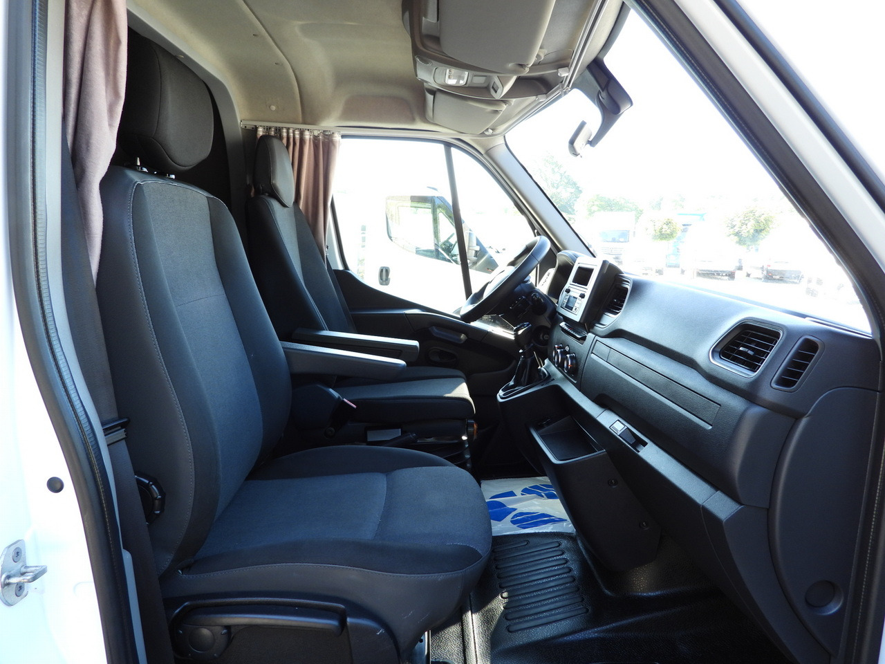 Ponyvás kisteherautó RENAULT MASTER  TARPAULIN 10 PALLETS WEBASTO CRUISE CONTROL LED LIGHTS PNEUMATICS AIR CONDITIONING  165HP: 37 kép.