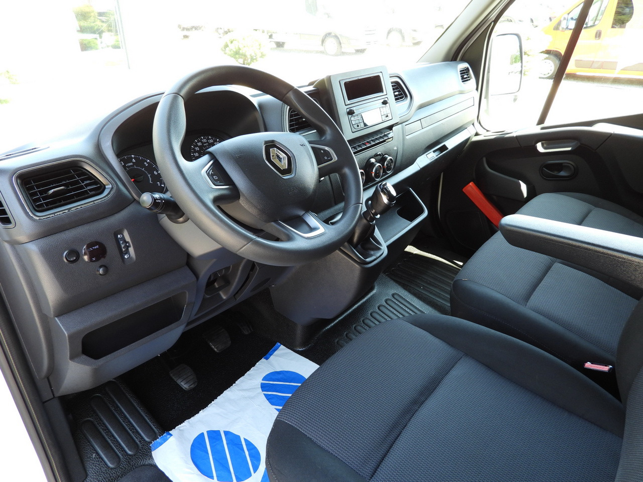 RENAULT MASTER TARPAULIN 10 PALLETS WEBASTO CRUISE CONTROL LED LIGHTS PNEUMATICS AIR CONDITIONING 165HP - Ponyvás kisteherautó: 2 kép. RENAULT MASTER TARPAULIN 10 PALLETS WEBASTO CRUISE CONTROL LED LIGHTS PNEUMATICS AIR CONDITIONING 165HP - Ponyvás kisteherautó: 2 kép.