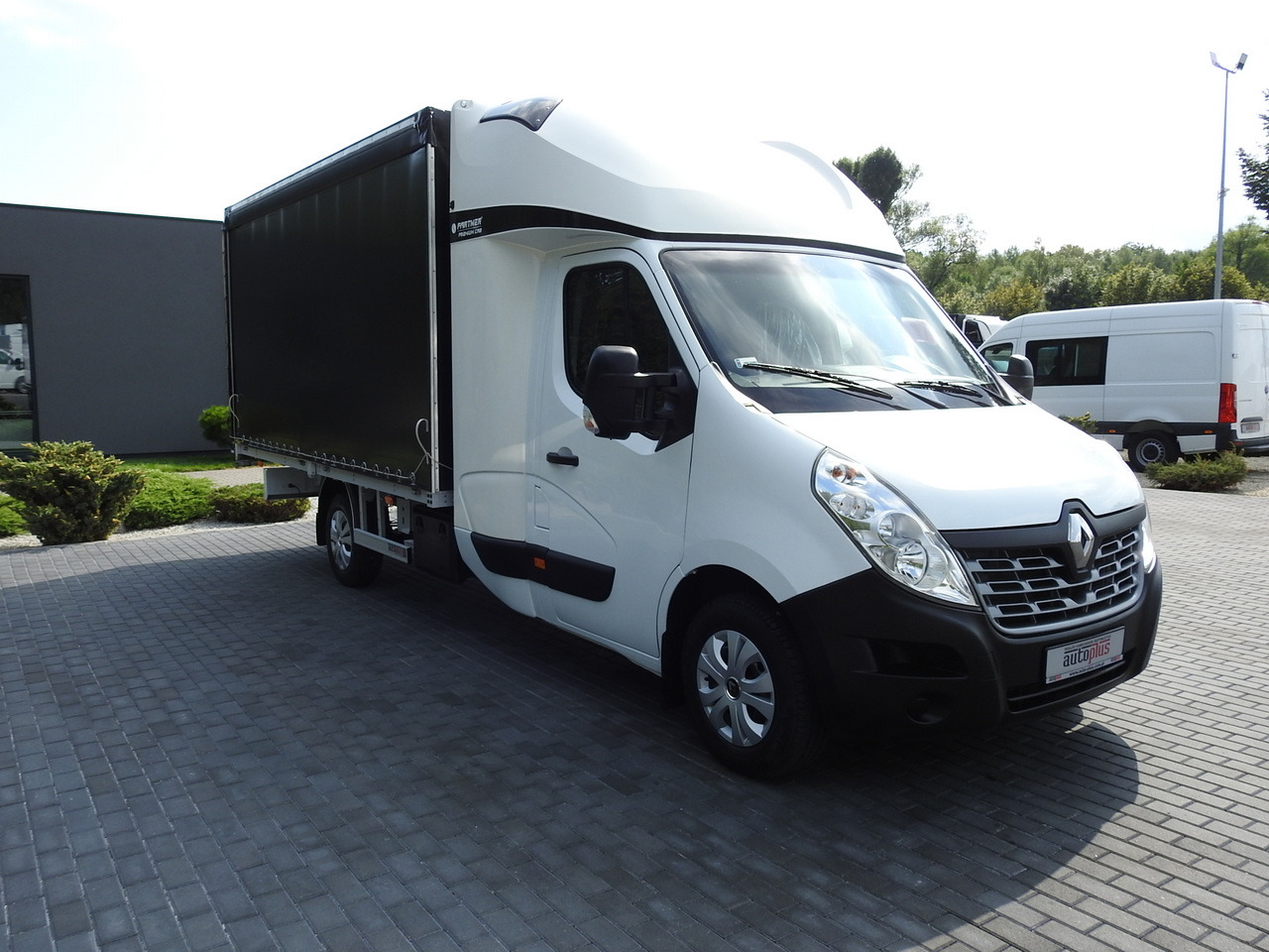 RENAULT MASTER TARPAULIN 8 PALLETS CRUISE CONTROL AIR CONDITIONING  170HP - Ponyvás kisteherautó: 4 kép. RENAULT MASTER TARPAULIN 8 PALLETS CRUISE CONTROL AIR CONDITIONING  170HP - Ponyvás kisteherautó: 4 kép.
