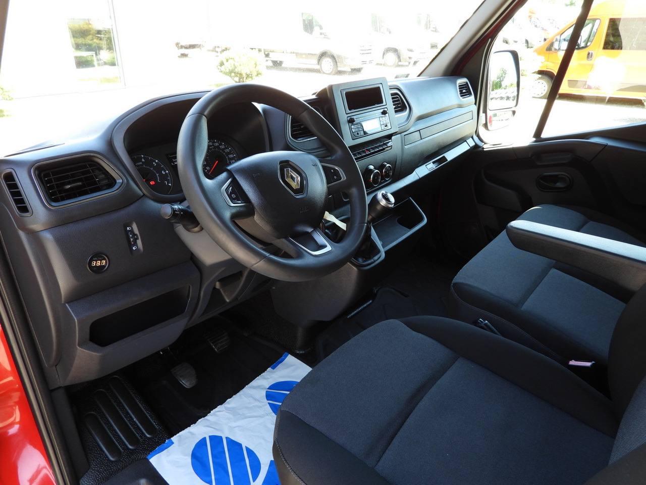RENAULT MASTER TARPAULIN WEBASTO CRUISE CONTROL LED LIGHTS PNEUMATICS AIR CONDITIONING 165HP - Ponyvás kisteherautó: 2 kép. RENAULT MASTER TARPAULIN WEBASTO CRUISE CONTROL LED LIGHTS PNEUMATICS AIR CONDITIONING 165HP - Ponyvás kisteherautó: 2 kép.
