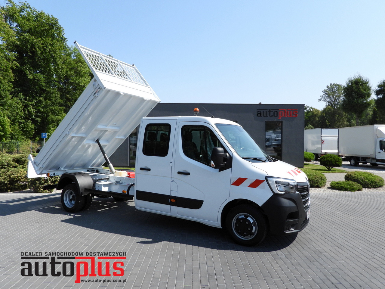 RENAULT MASTER TIPPER DOUBLE CABIN DOKA 6 SEATS CRUISE CONTROL LED LIGHTS TWIN WHEELS AIR CONDITIONING 130HP - Billenőplatós kisteherautó: 1 kép. RENAULT MASTER TIPPER DOUBLE CABIN DOKA 6 SEATS CRUISE CONTROL LED LIGHTS TWIN WHEELS AIR CONDITIONING 130HP - Billenőplatós kisteherautó: 1 kép.