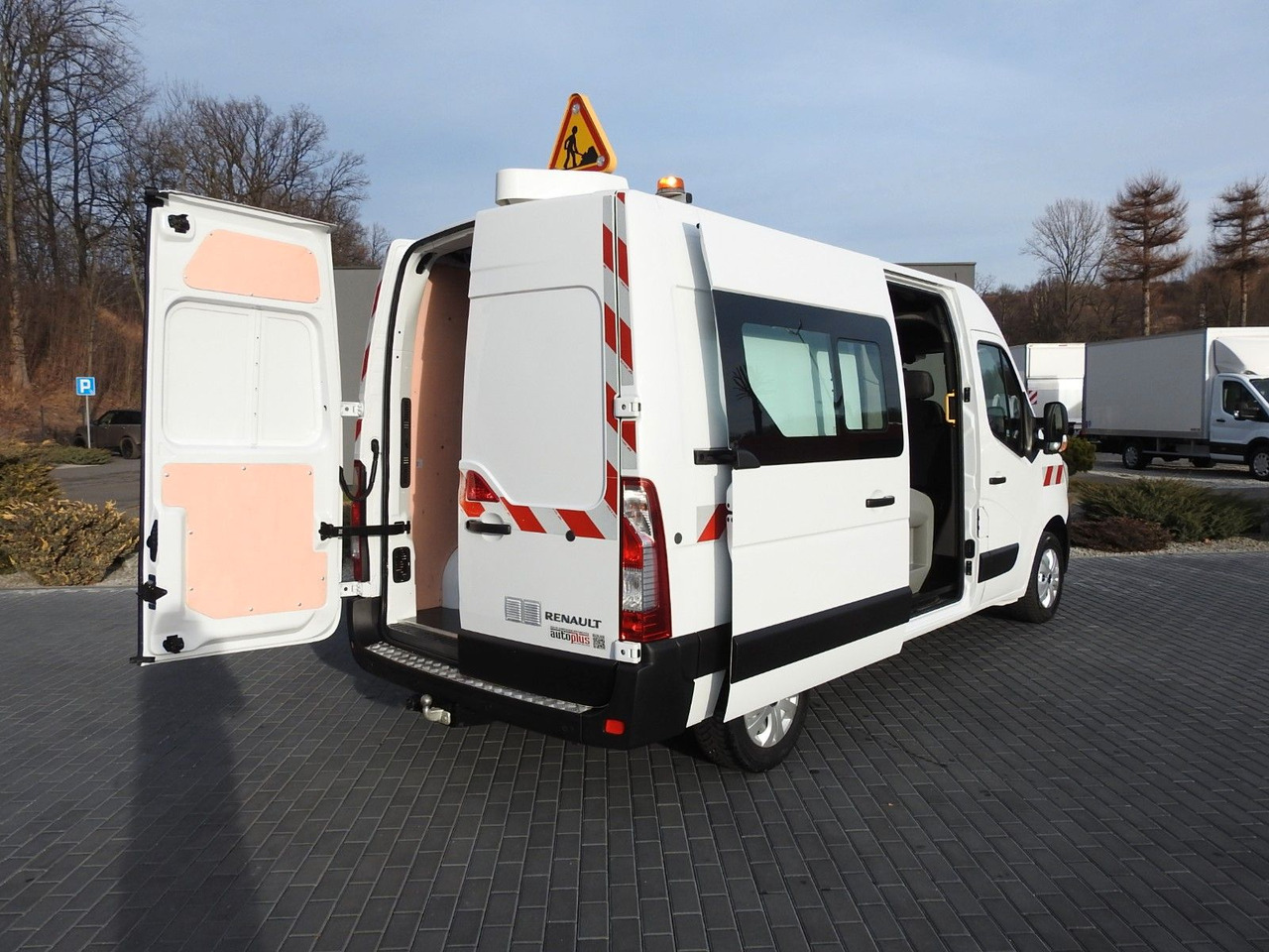 Renault MASTER KASTENWAGEN DOPPELKABINE 7 SITZE TEMPOMAT - Furgon, Duplakabinos kisteherautó: 3 kép. Renault MASTER KASTENWAGEN DOPPELKABINE 7 SITZE TEMPOMAT - Furgon, Duplakabinos kisteherautó: 3 kép.