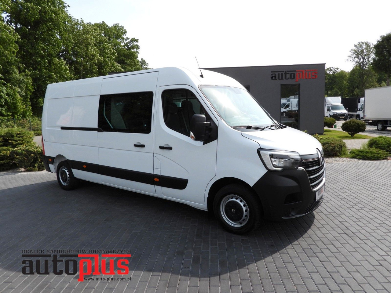 Renault MASTER KASTENWAGEN DOPPELKABINE 7 SITZE TEMPOMAT - Furgon, Duplakabinos kisteherautó: 1 kép. Renault MASTER KASTENWAGEN DOPPELKABINE 7 SITZE TEMPOMAT - Furgon, Duplakabinos kisteherautó: 1 kép.
