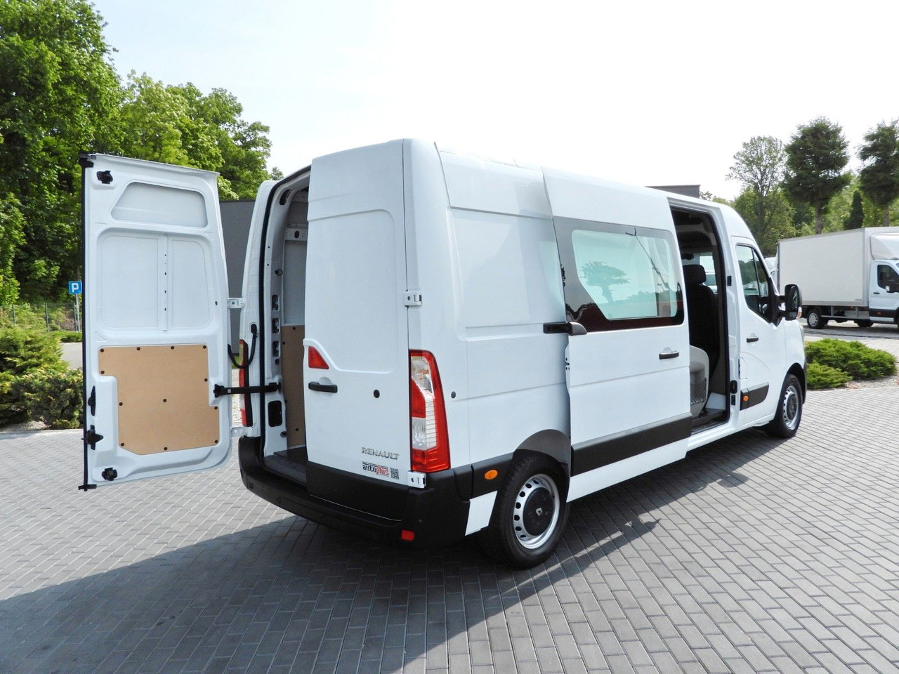 Renault MASTER KASTENWAGEN DOPPELKABINE 7 SITZE TEMPOMAT - Furgon, Duplakabinos kisteherautó: 3 kép. Renault MASTER KASTENWAGEN DOPPELKABINE 7 SITZE TEMPOMAT - Furgon, Duplakabinos kisteherautó: 3 kép.