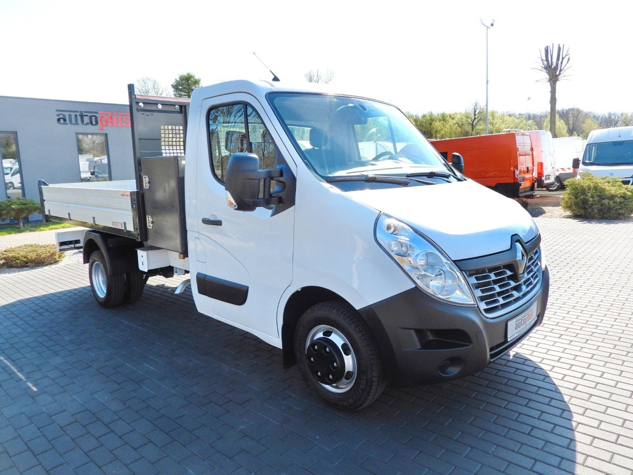 Renault MASTER KIPPER TEMPOMAT NAVIGATION ZWILLINGSRÄDER - Billenőplatós kisteherautó: 4 kép. Renault MASTER KIPPER TEMPOMAT NAVIGATION ZWILLINGSRÄDER - Billenőplatós kisteherautó: 4 kép.