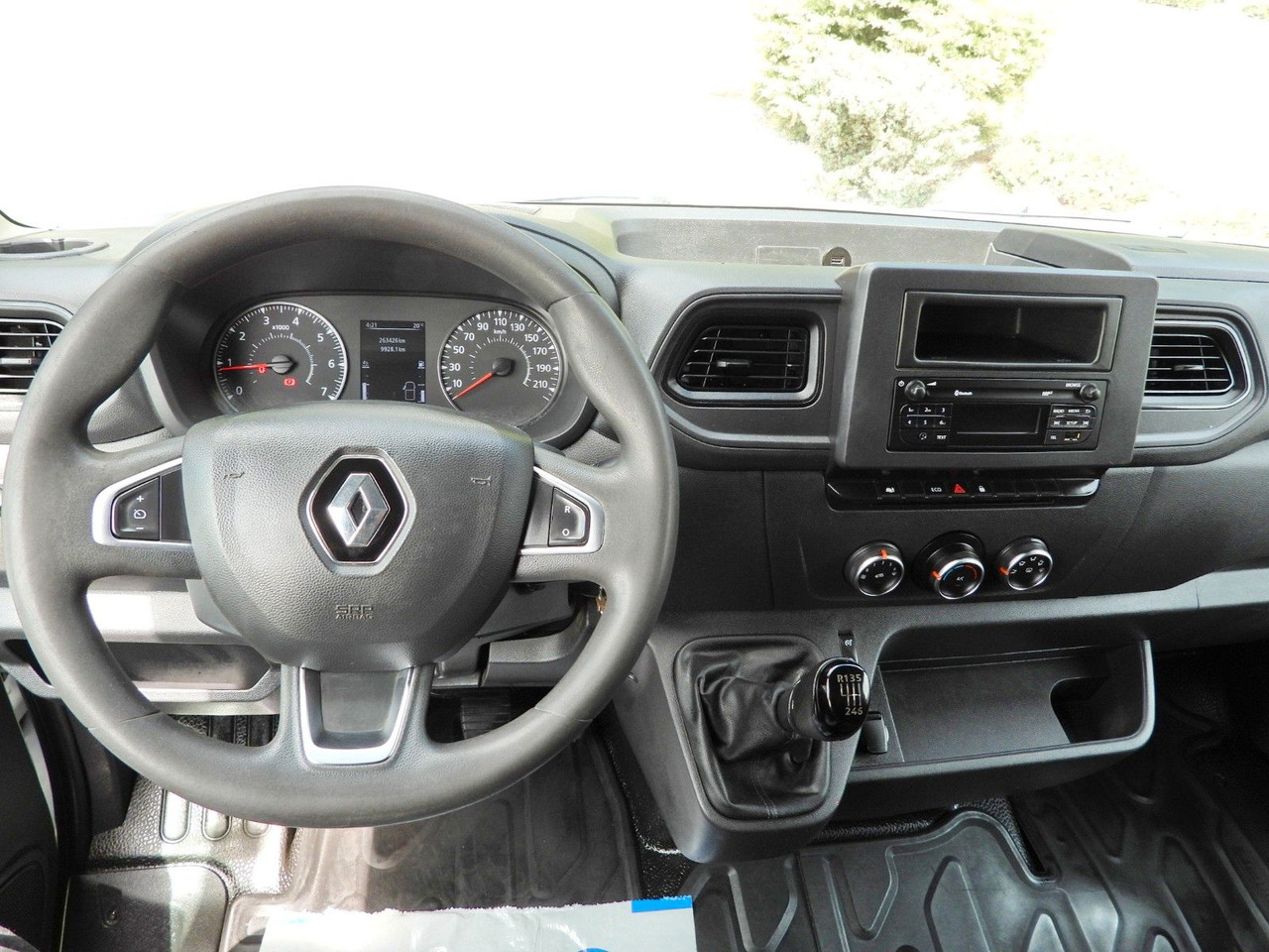 Renault MASTER KIPPER TEMPOMAT ZWILLINGSRÄDER A/C - Billenőplatós kisteherautó: 2 kép. Renault MASTER KIPPER TEMPOMAT ZWILLINGSRÄDER A/C - Billenőplatós kisteherautó: 2 kép.