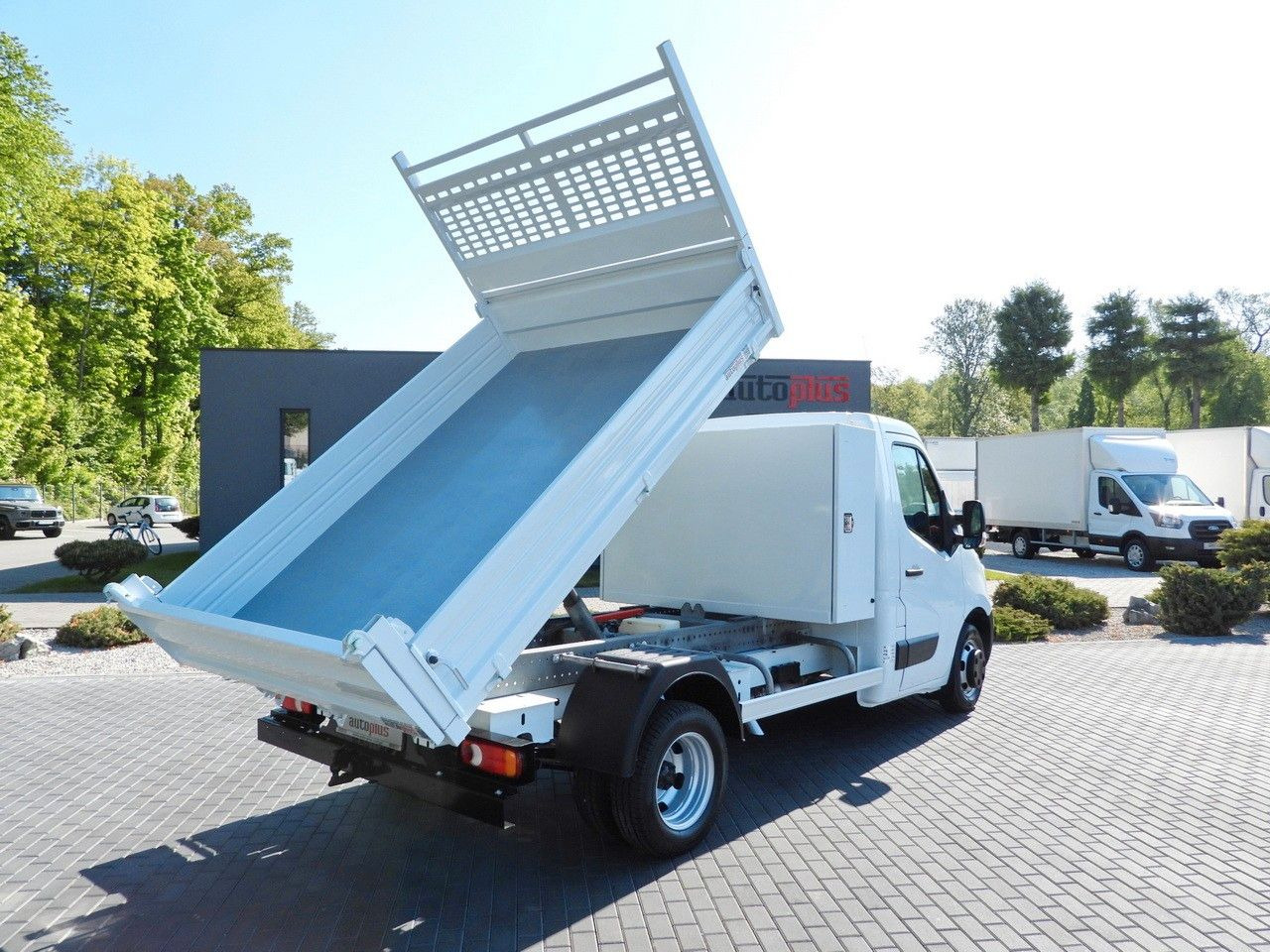 Renault MASTER KIPPER TEMPOMAT ZWILLINGSRÄDER - Billenőplatós kisteherautó: 3 kép. Renault MASTER KIPPER TEMPOMAT ZWILLINGSRÄDER - Billenőplatós kisteherautó: 3 kép.