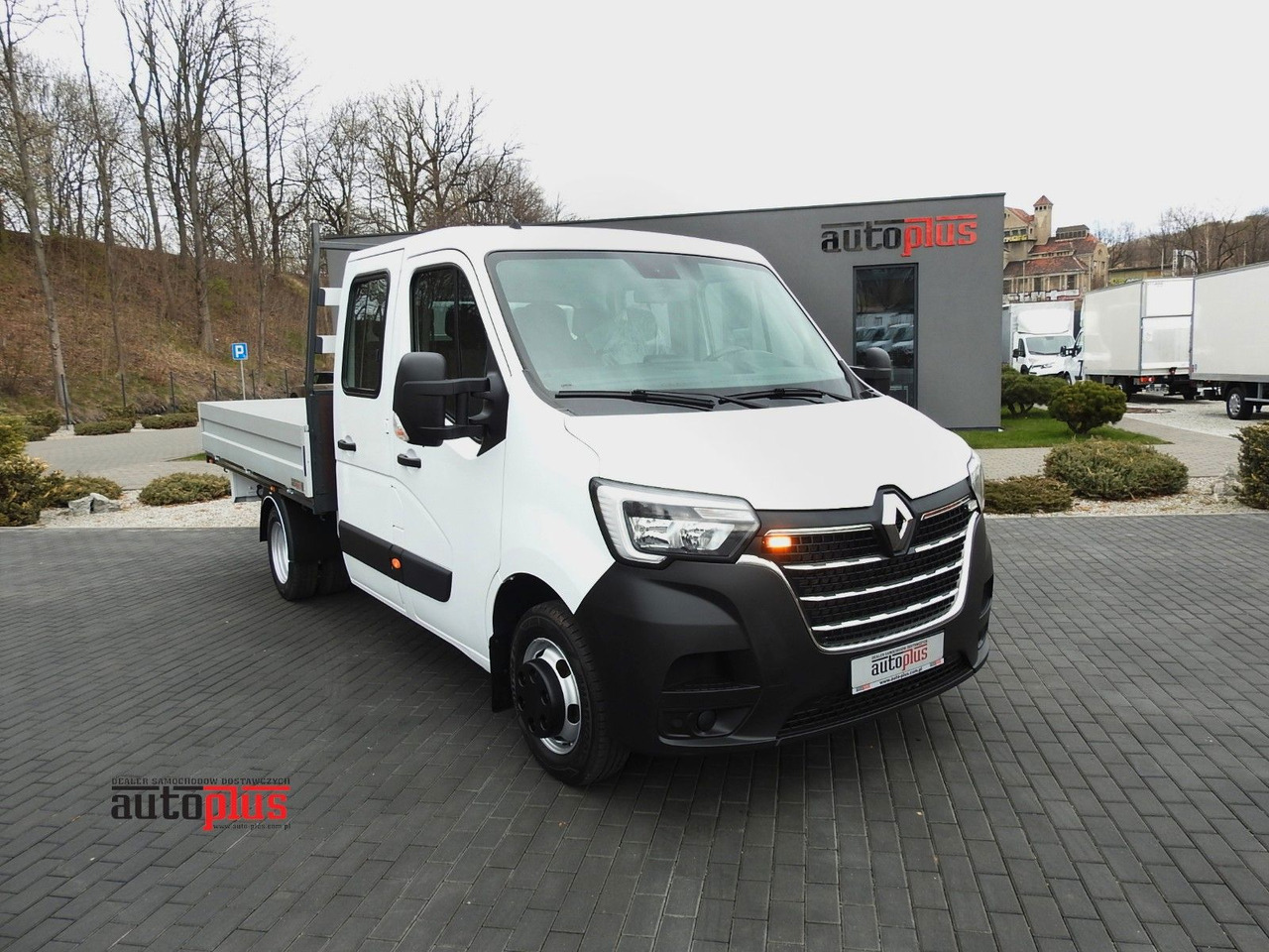 Renault MASTER PRITSCHE DOPPELKABINE DOKA 7 SITZE A/C - Platós kisteherautó, Duplakabinos kisteherautó: 1 kép. Renault MASTER PRITSCHE DOPPELKABINE DOKA 7 SITZE A/C - Platós kisteherautó, Duplakabinos kisteherautó: 1 kép.