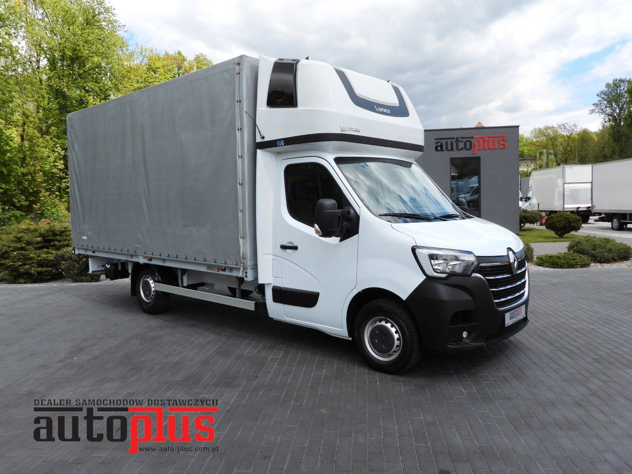 Renault MASTER PRITSCHE PLANE 10 PALETTEN TEMPOMAT A/C - Ponyvás kisteherautó: 1 kép. Renault MASTER PRITSCHE PLANE 10 PALETTEN TEMPOMAT A/C - Ponyvás kisteherautó: 1 kép.