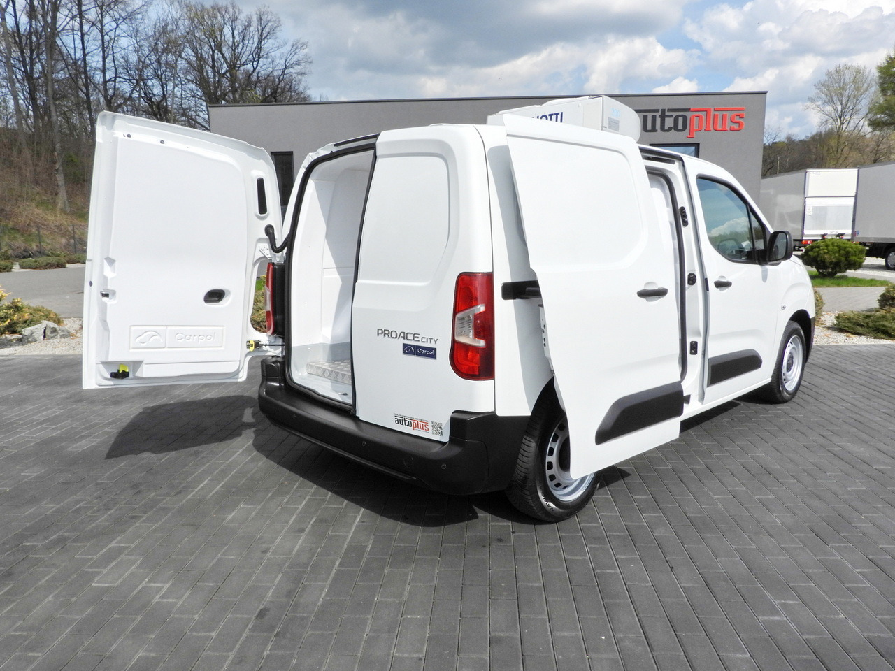 TOYOTA PROACE CITY REFRIGERATOR VAN -15*C POWER SUPPLY 230V CRUISE CONTROL AIR CONDITIONING 100HP - Hűtős kisteherautó: 3 kép. TOYOTA PROACE CITY REFRIGERATOR VAN -15*C POWER SUPPLY 230V CRUISE CONTROL AIR CONDITIONING 100HP - Hűtős kisteherautó: 3 kép.